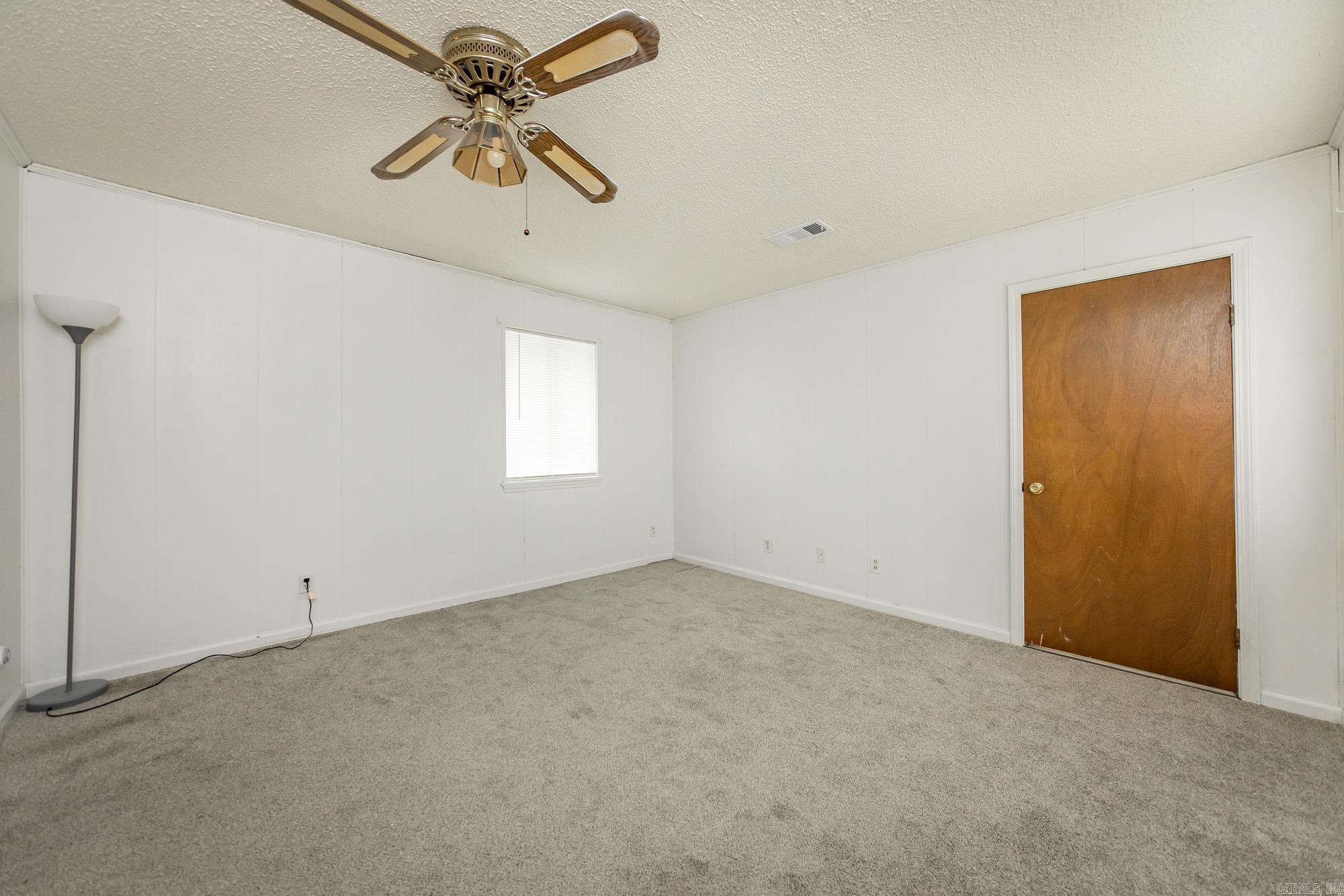 1001 E Homan Property Photo 13