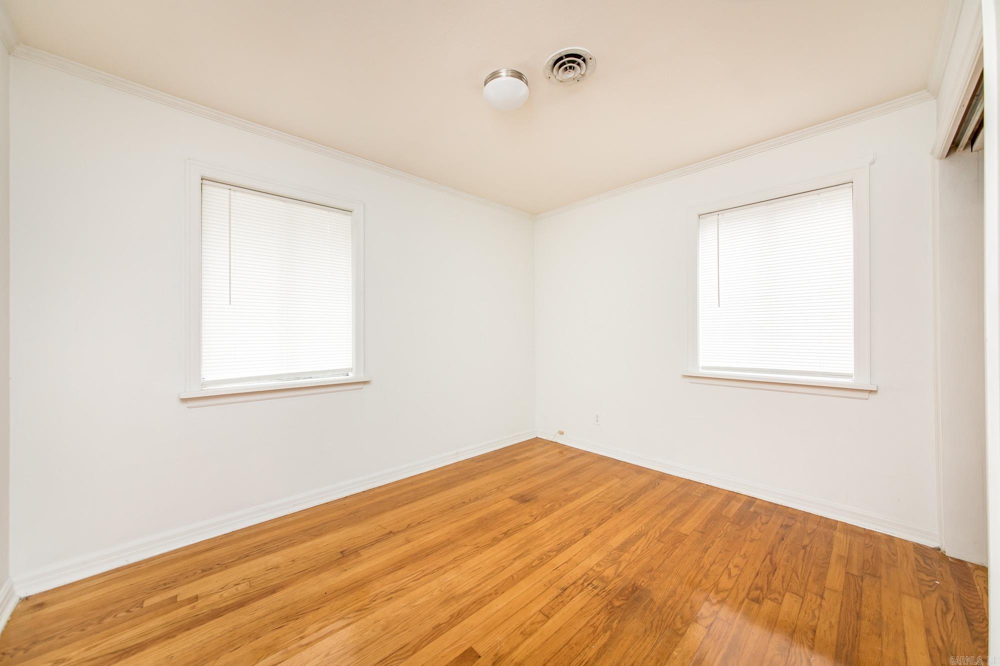 1001 E Homan Property Photo 19