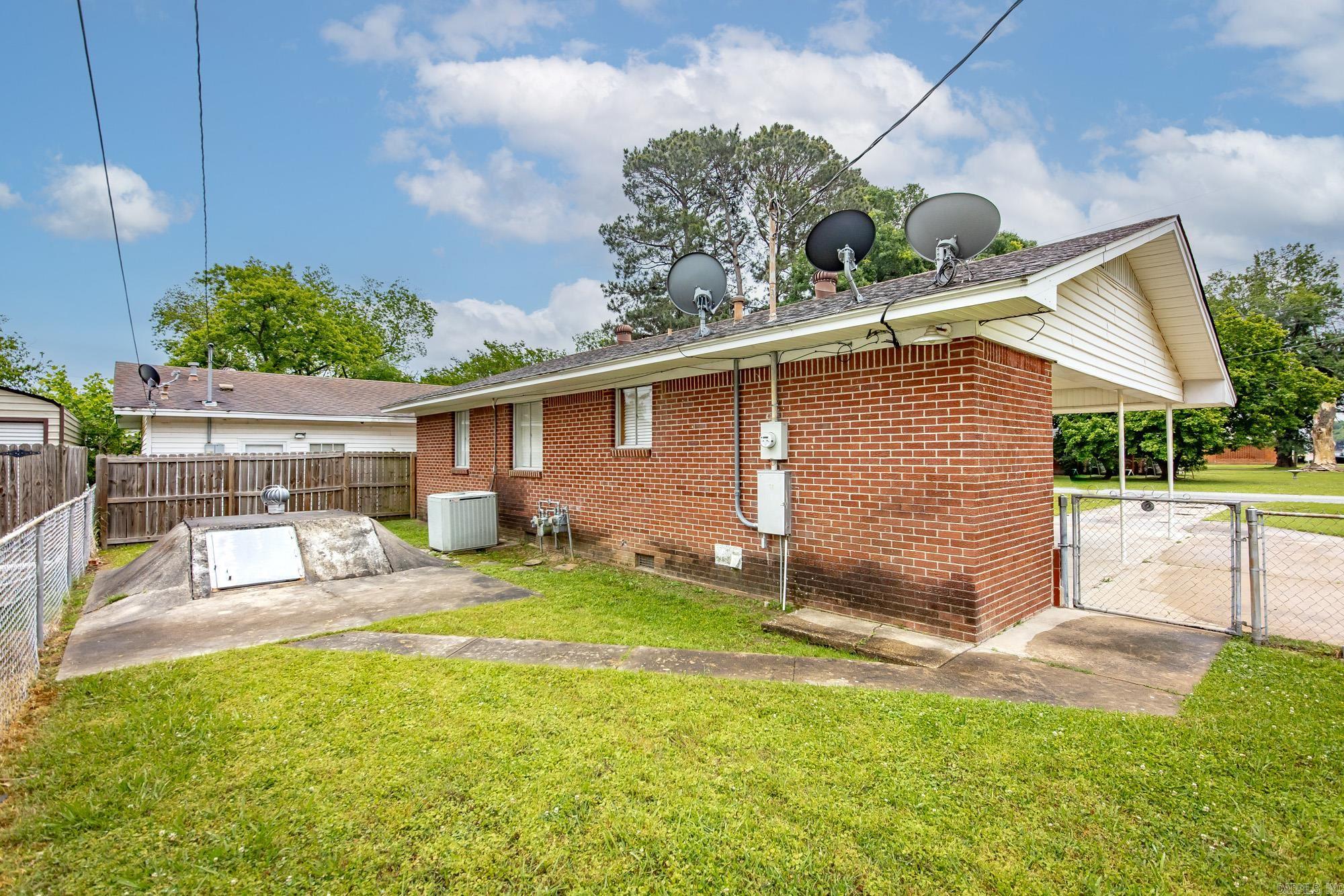 1001 E Homan Property Photo 25