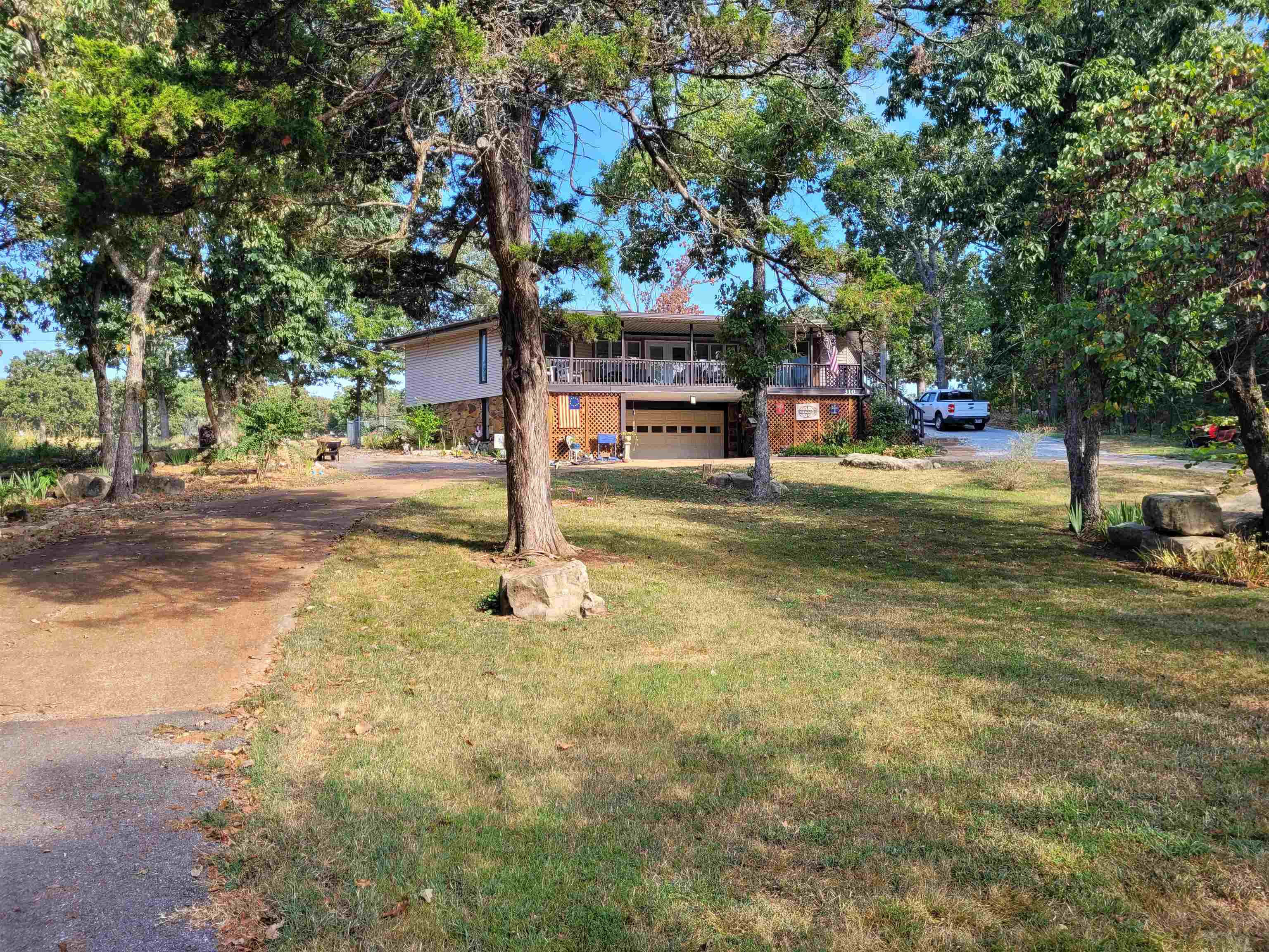 310 W Green Valley Drive Property Photo 4