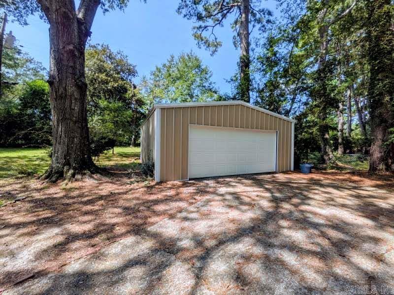 308 Elaine Property Photo 3