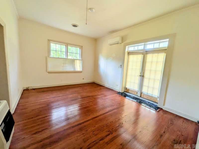 308 Elaine Property Photo 19