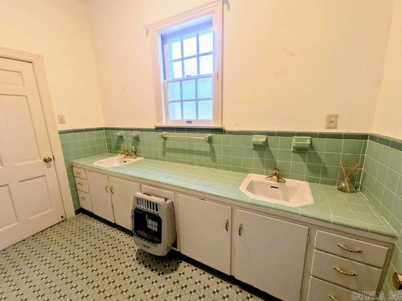 308 Elaine Property Photo 20
