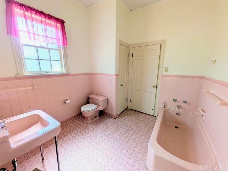 308 Elaine Property Photo 24