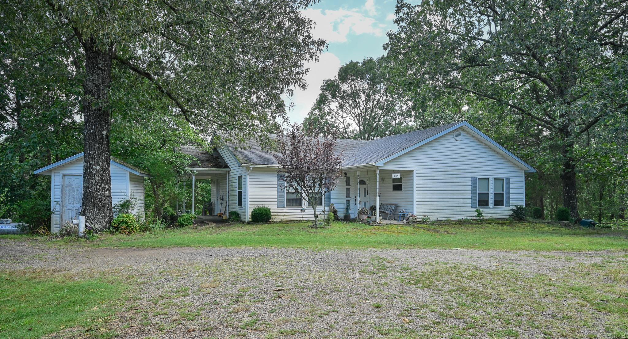 103 Pine Hollow Lane Property Photo 1