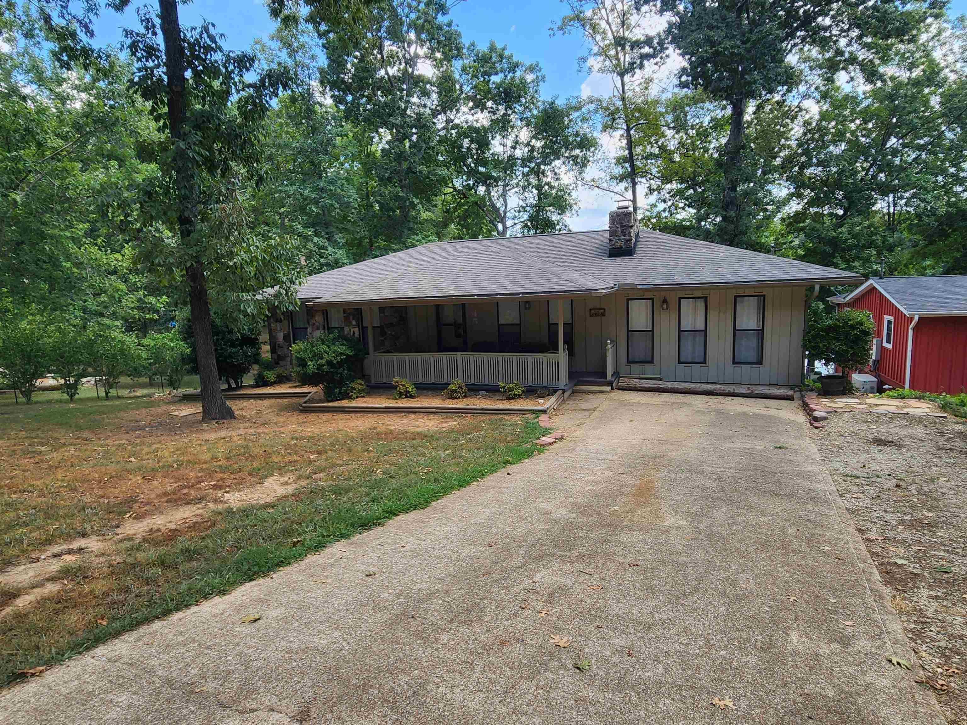 45 W Lakeshore Drive Property Photo 3