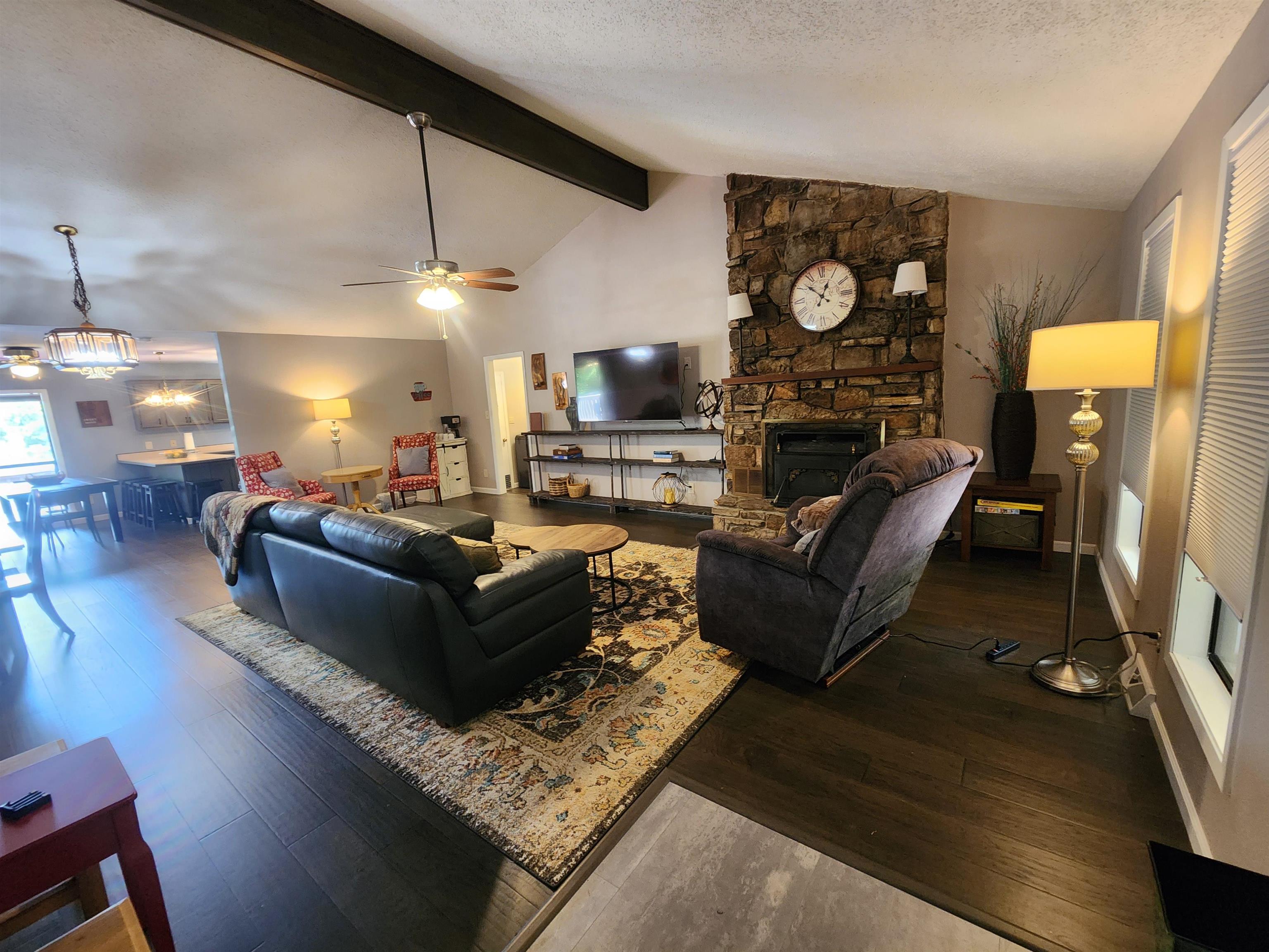 45 W Lakeshore Drive Property Photo 8