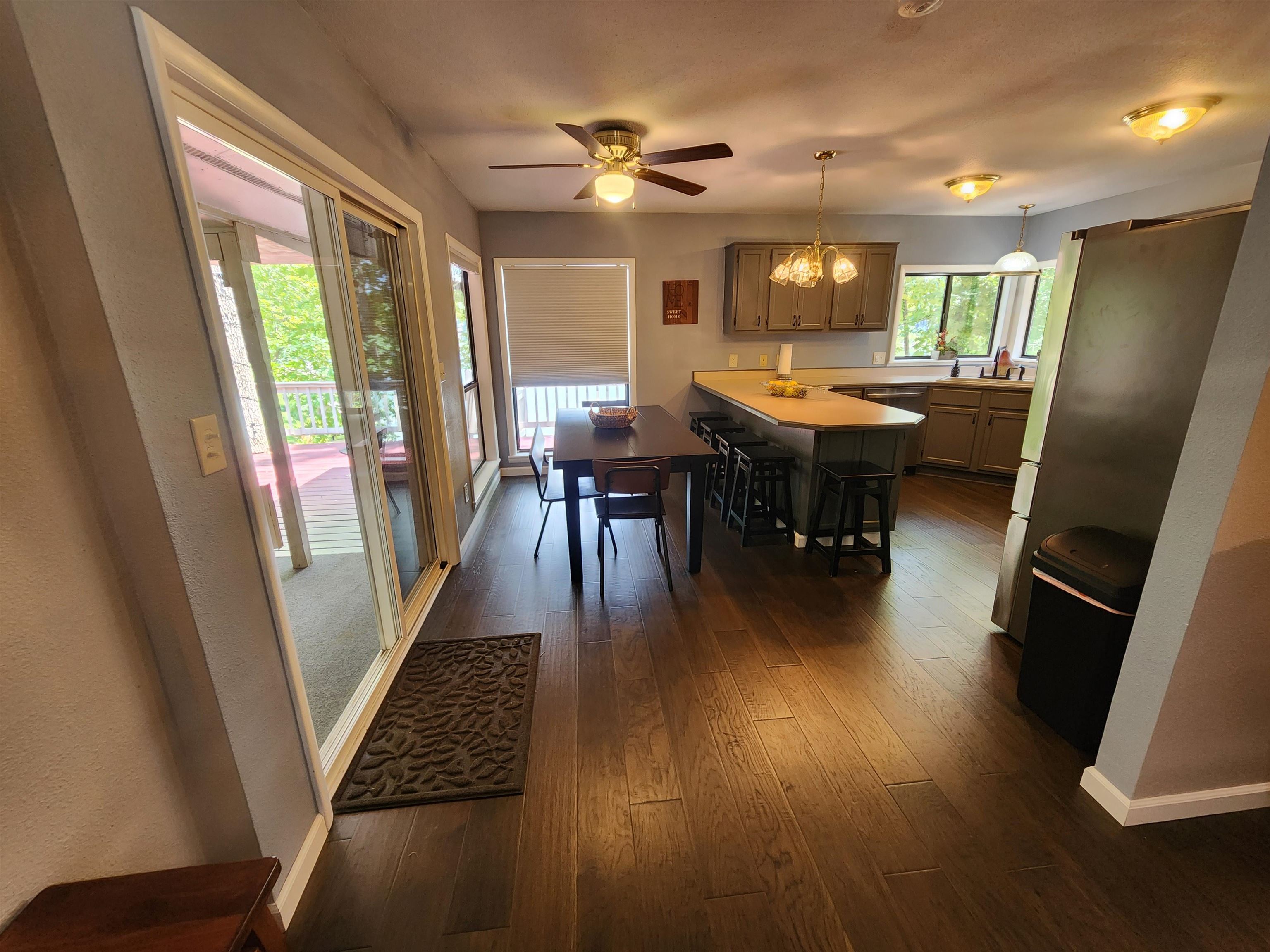 45 W Lakeshore Drive Property Photo 12