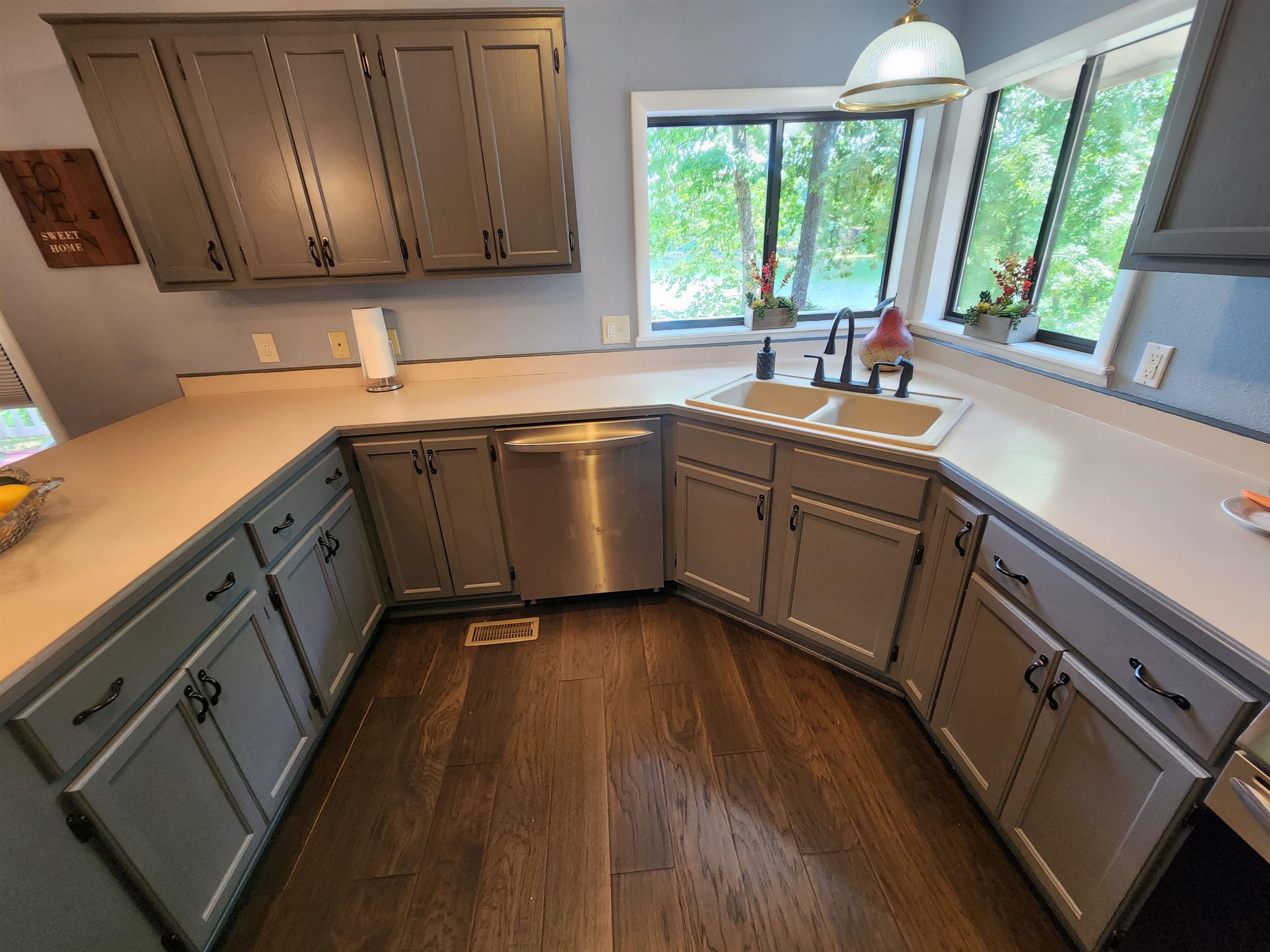 45 W Lakeshore Drive Property Photo 16