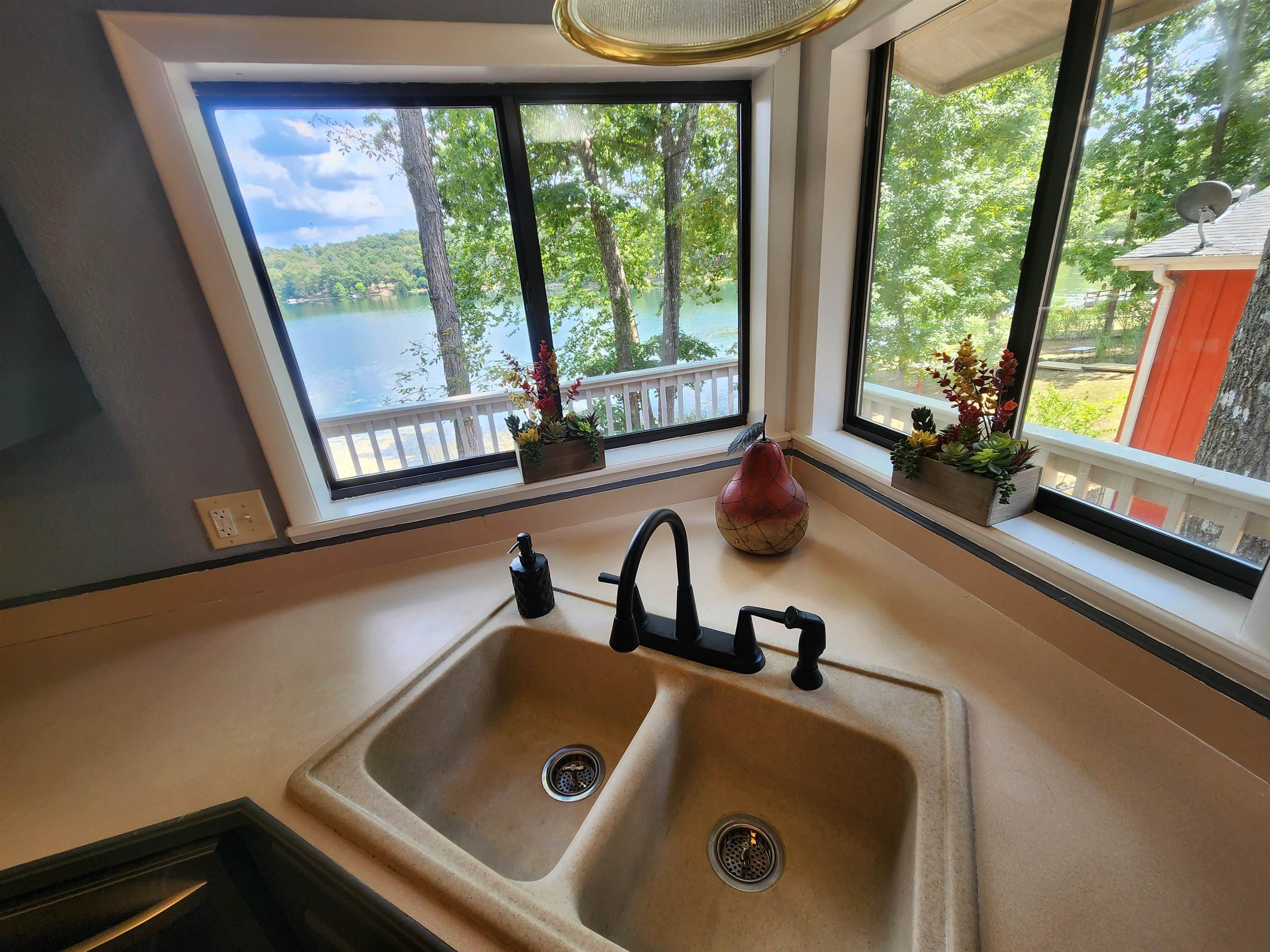 45 W Lakeshore Drive Property Photo 17