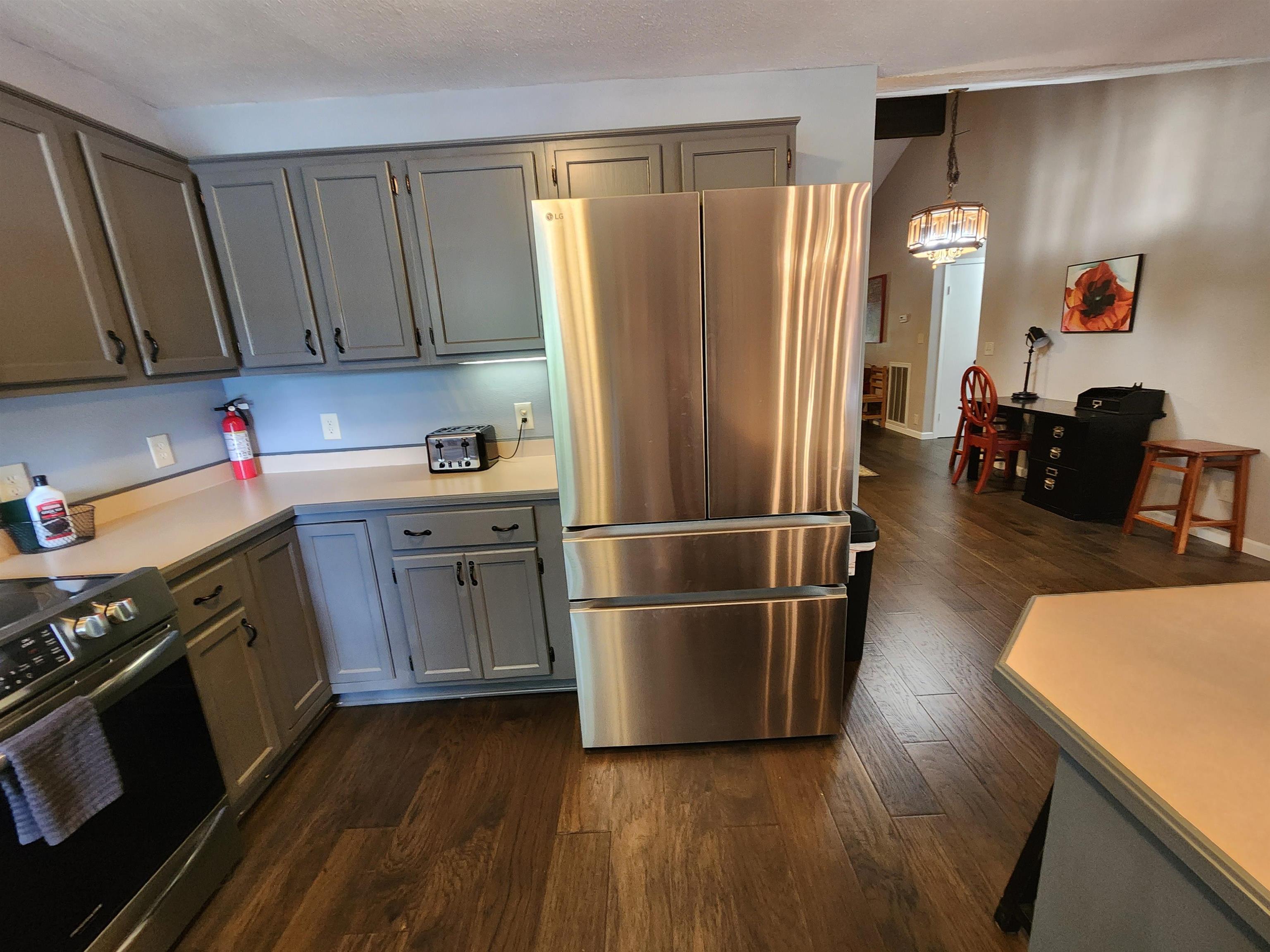 45 W Lakeshore Drive Property Photo 19