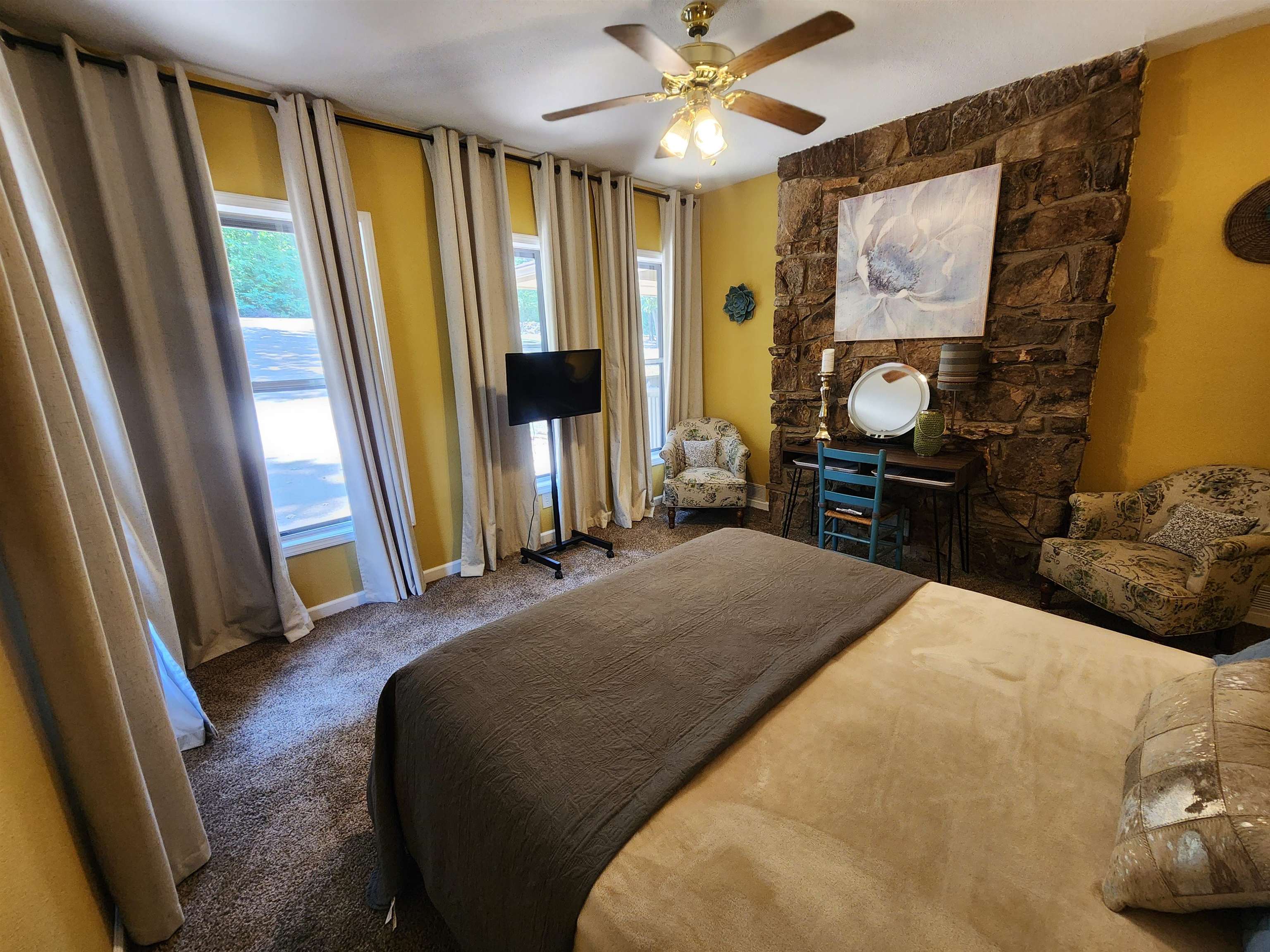 45 W Lakeshore Drive Property Photo 32