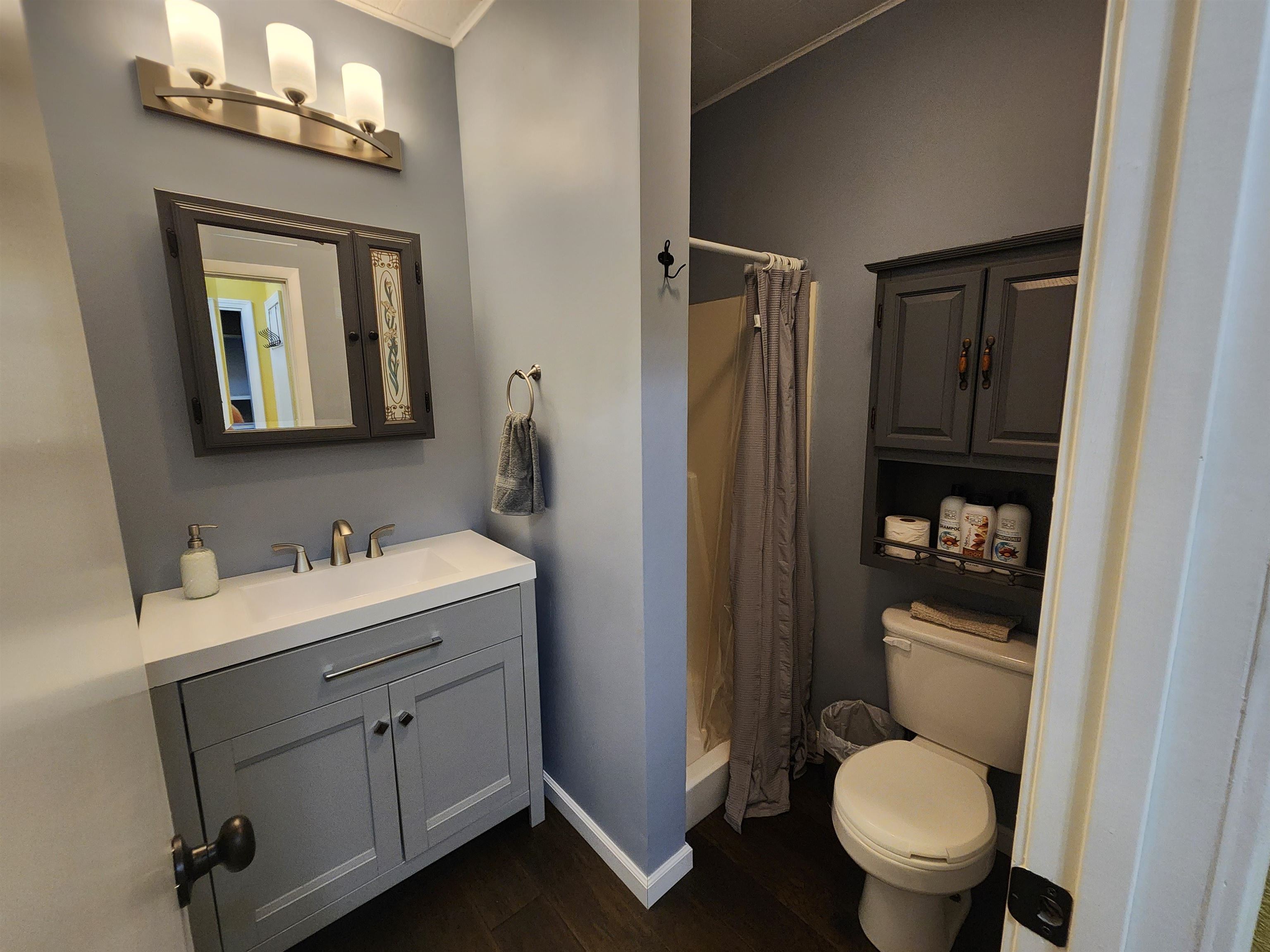 45 W Lakeshore Drive Property Photo 35