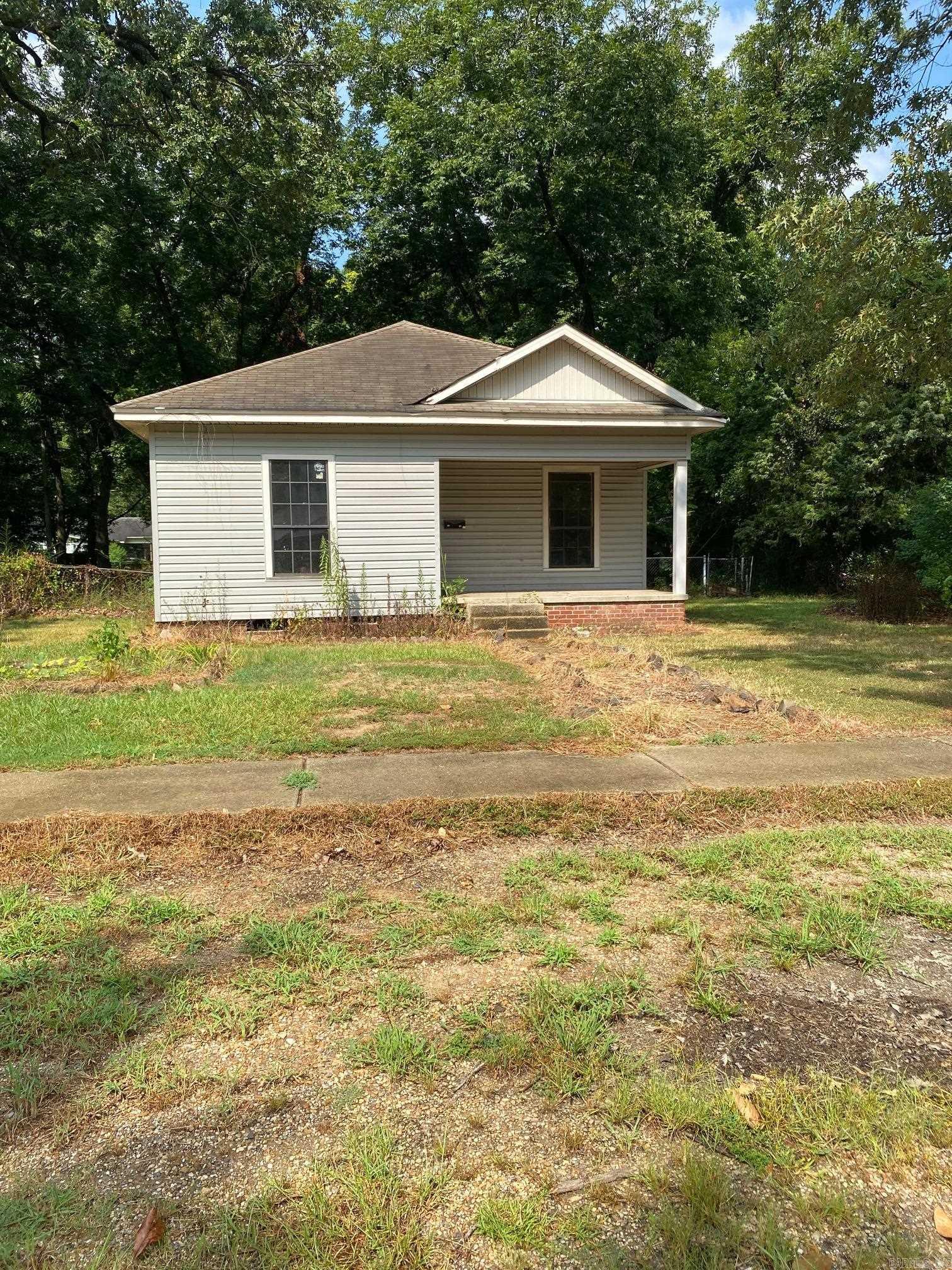 402 Elm Street Property Photo 1