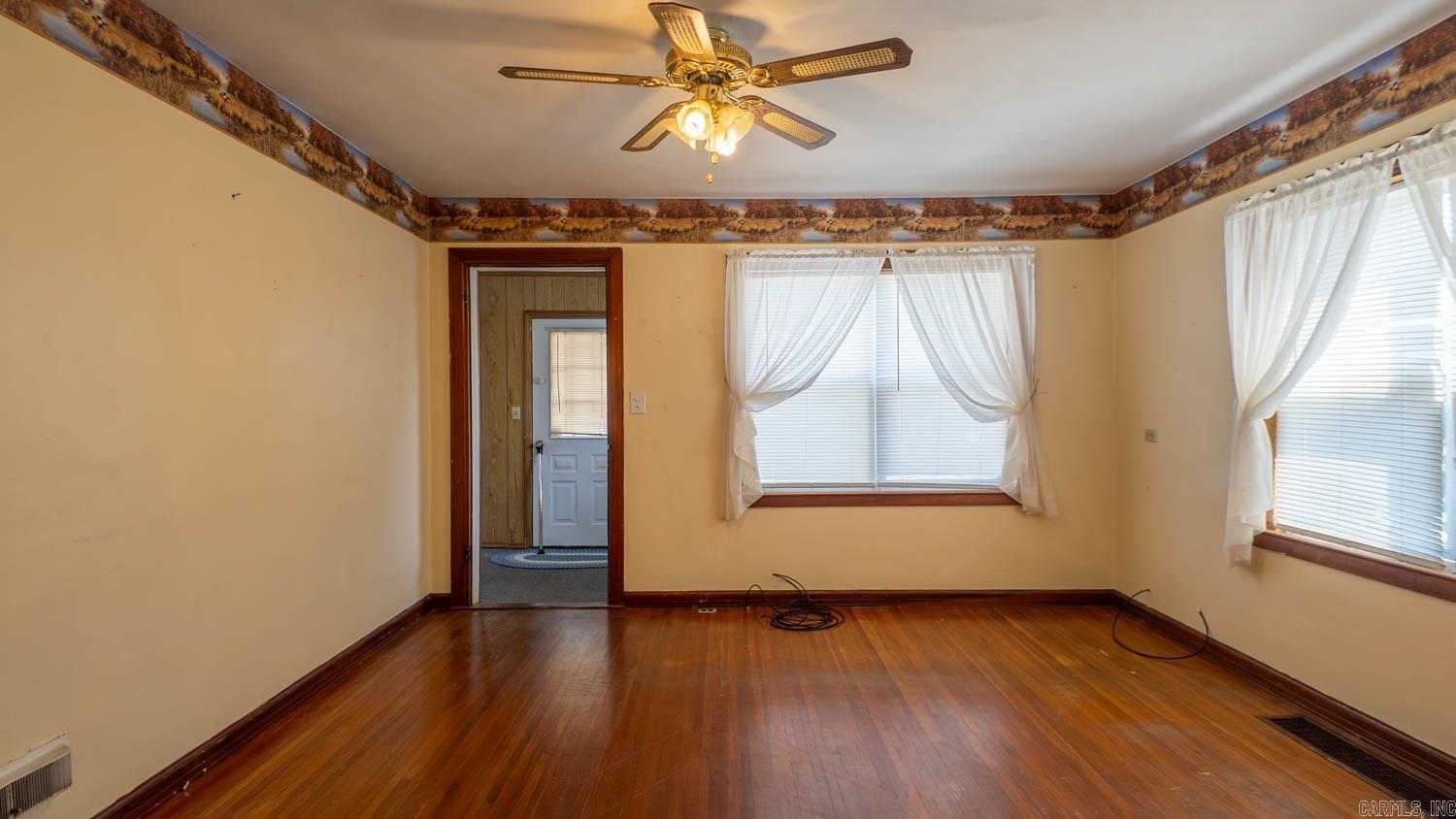 501 Owens Street Property Photo 25