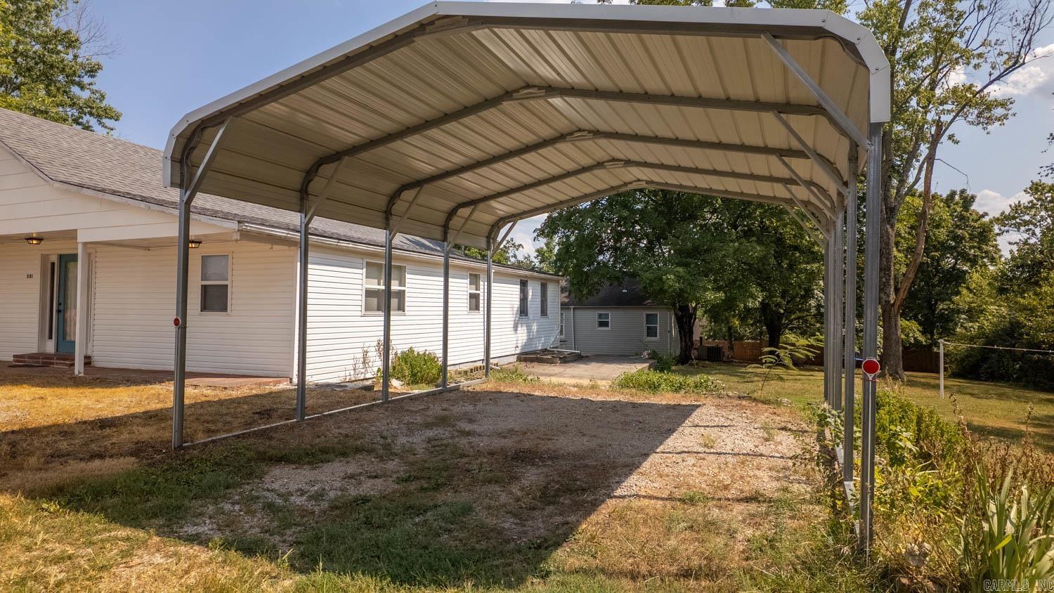 501 Owens Street Property Photo 44