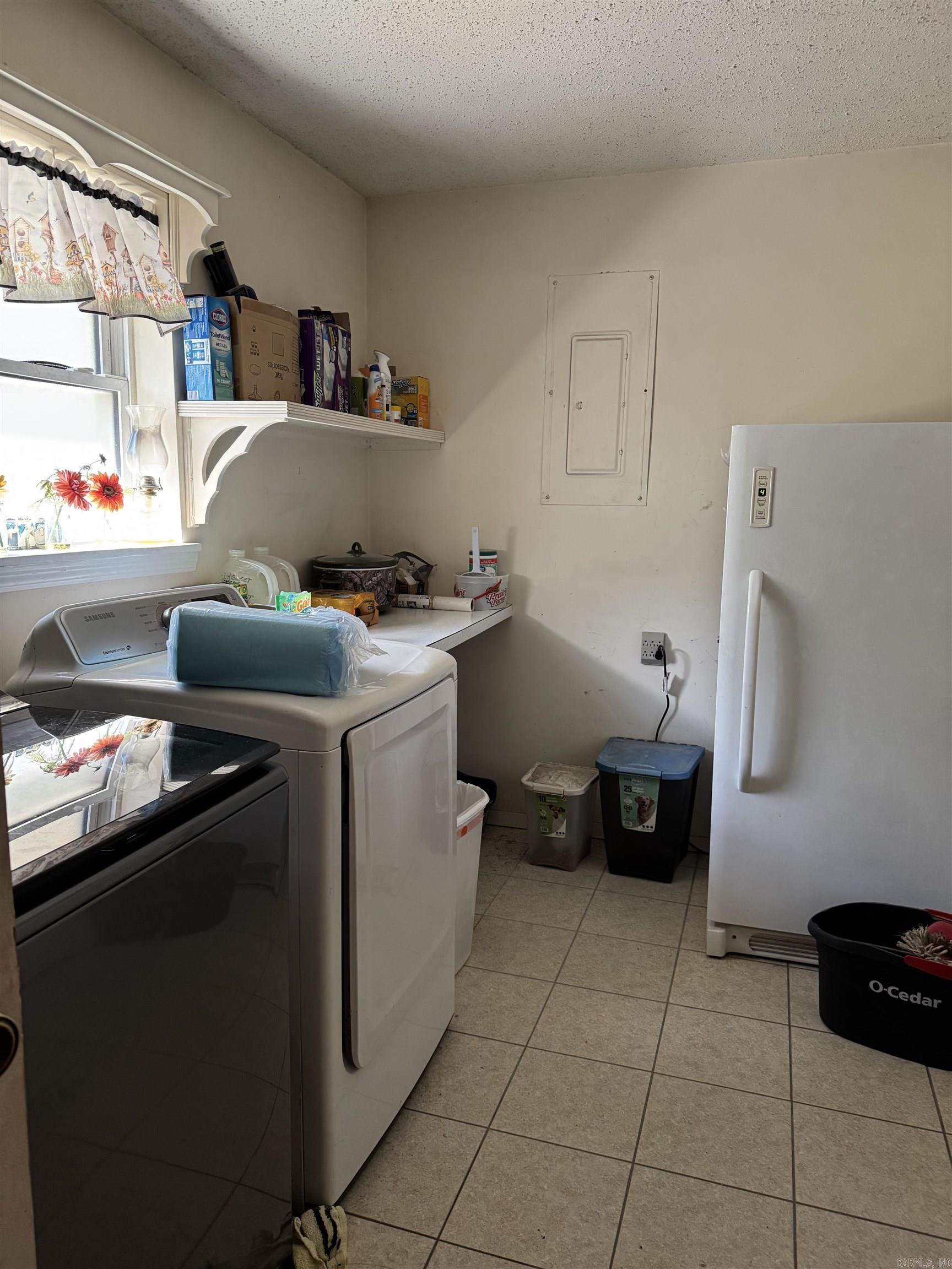 591 Valarie Ln Property Photo 11