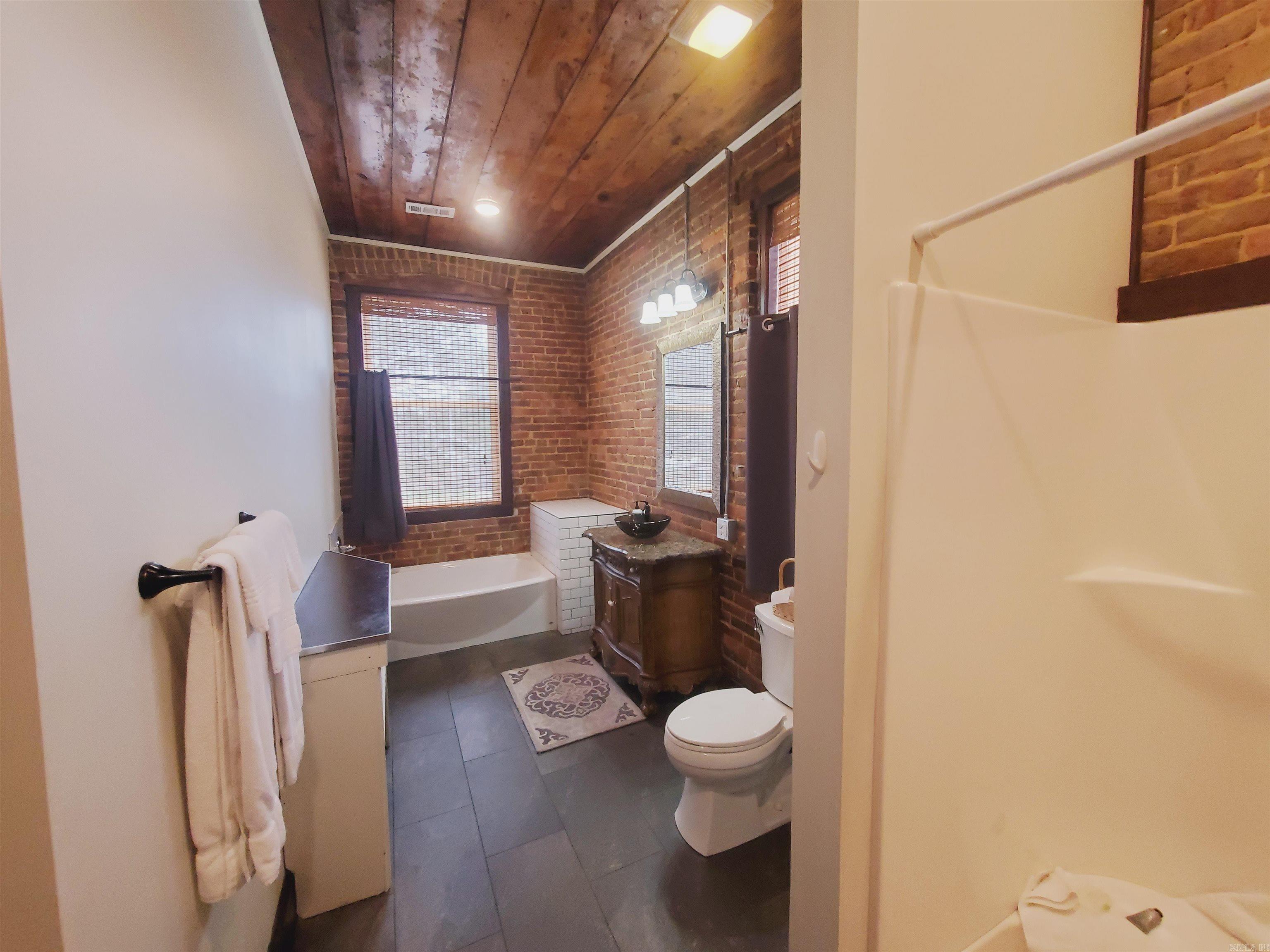 147 S 3rd Avenue Property Photo 19