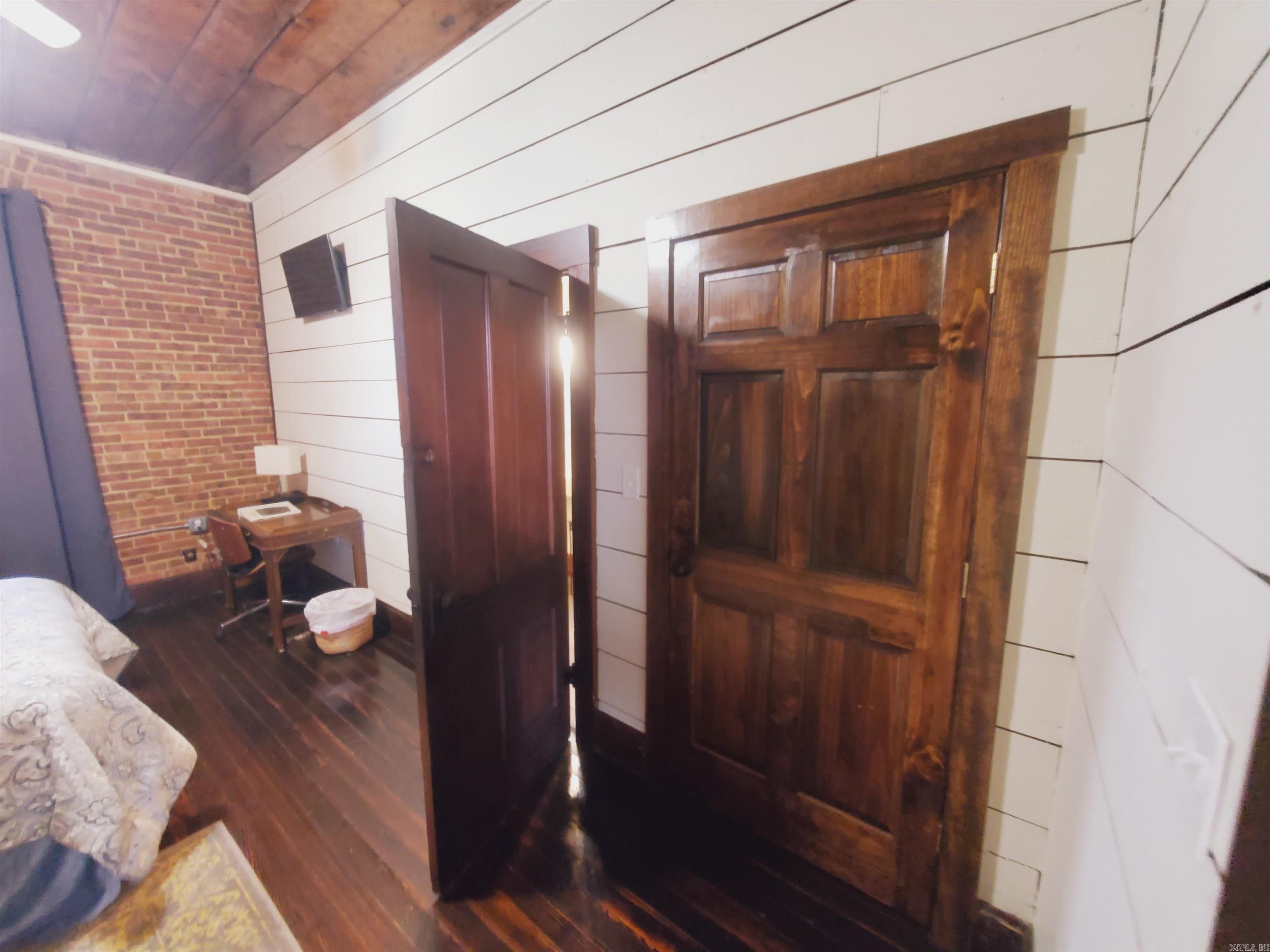 147 S 3rd Avenue Property Photo 23