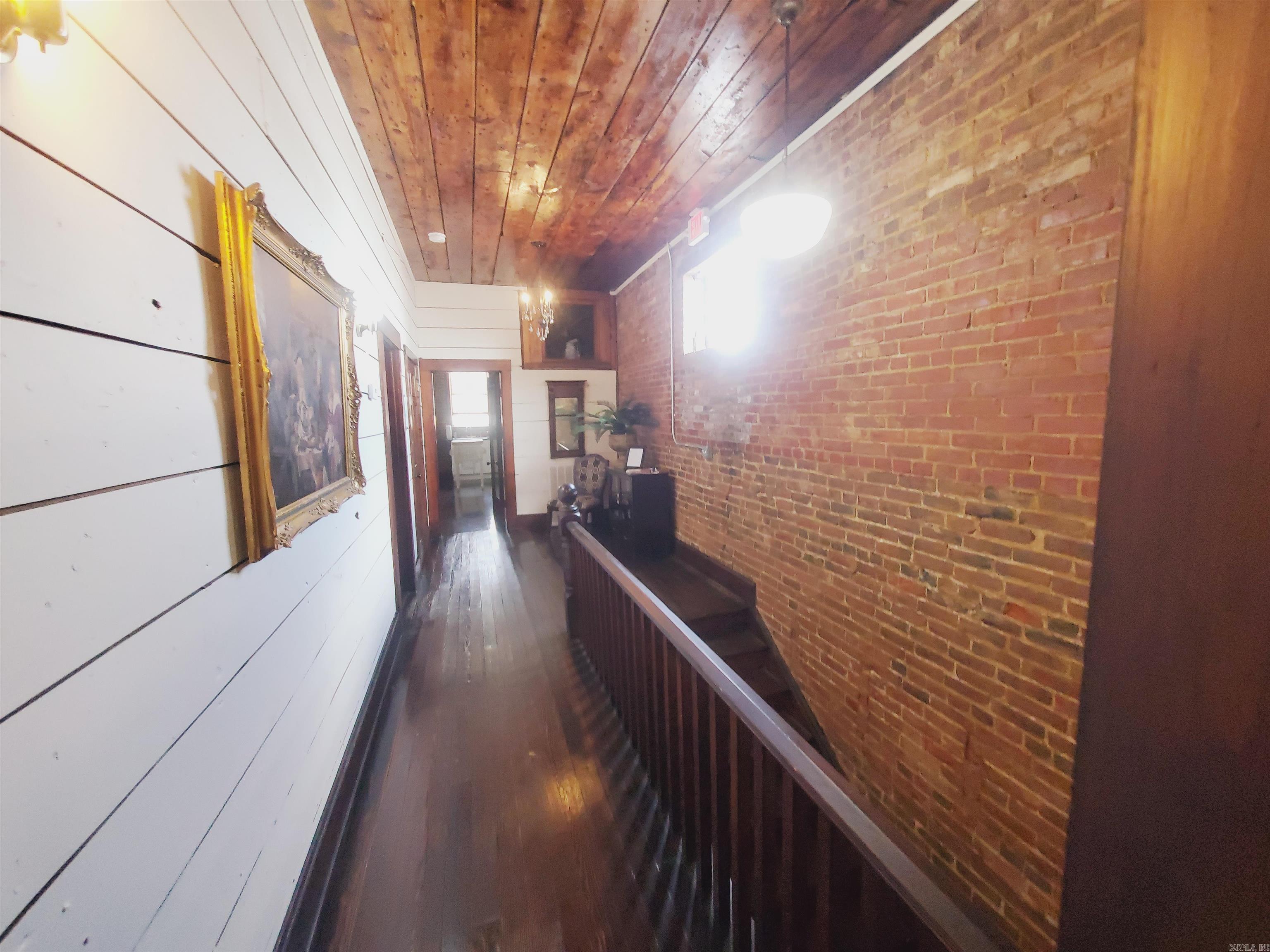 147 S 3rd Avenue Property Photo 28