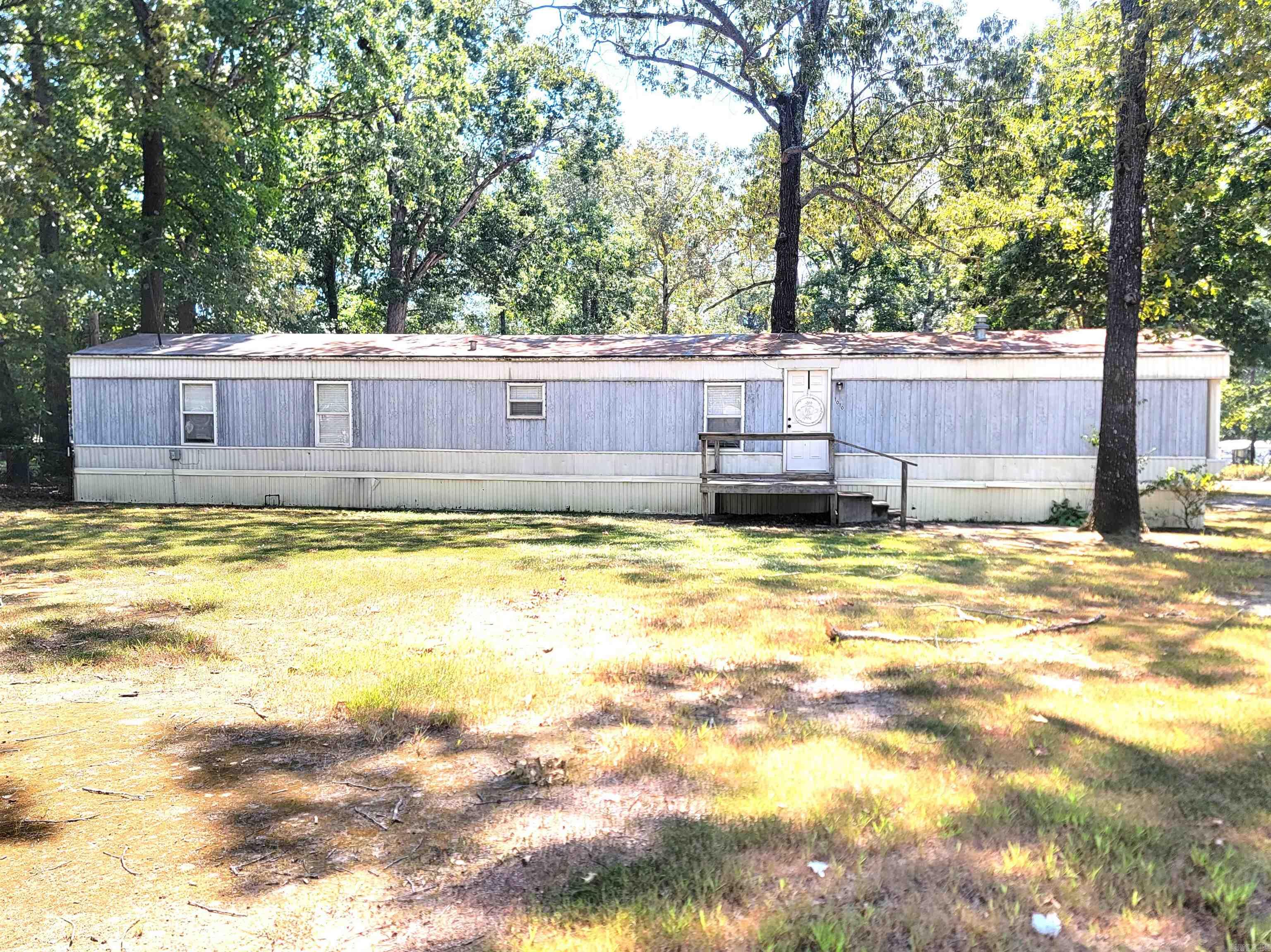 1010 Kenneth Property Photo 1