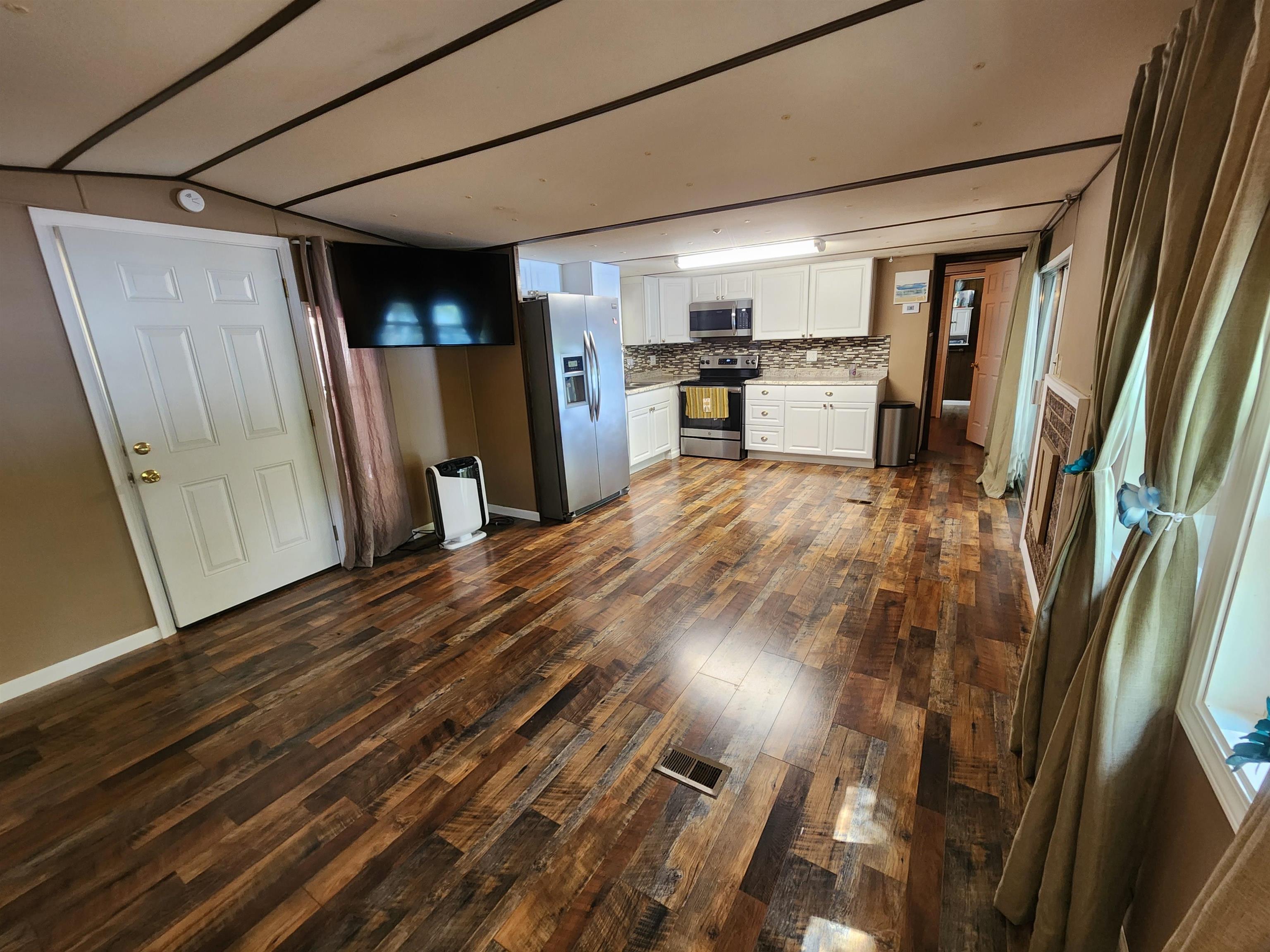 43 E Lakeshore Drive Property Photo 11