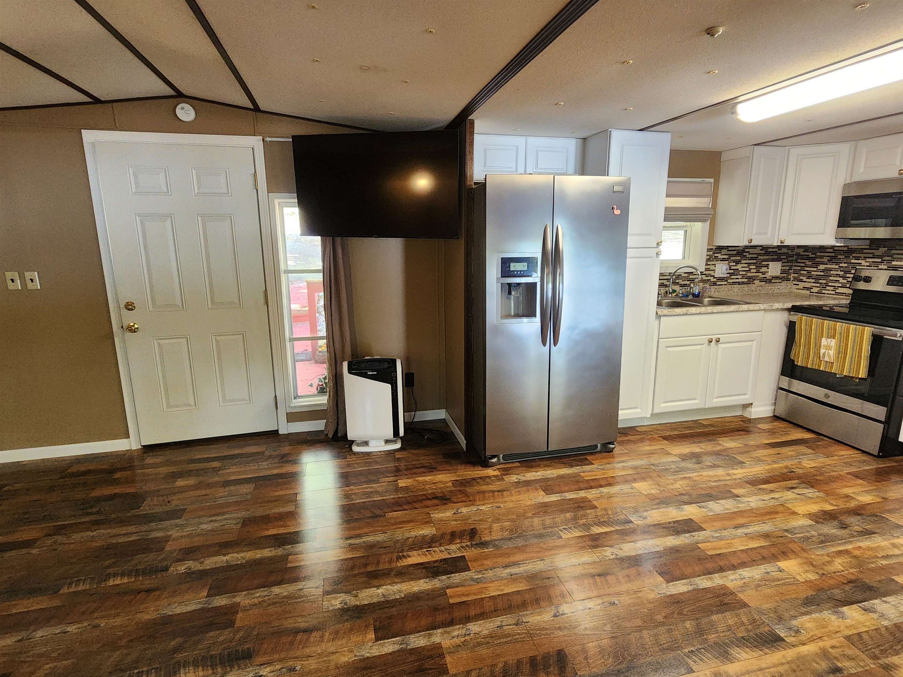 43 E Lakeshore Drive Property Photo 12