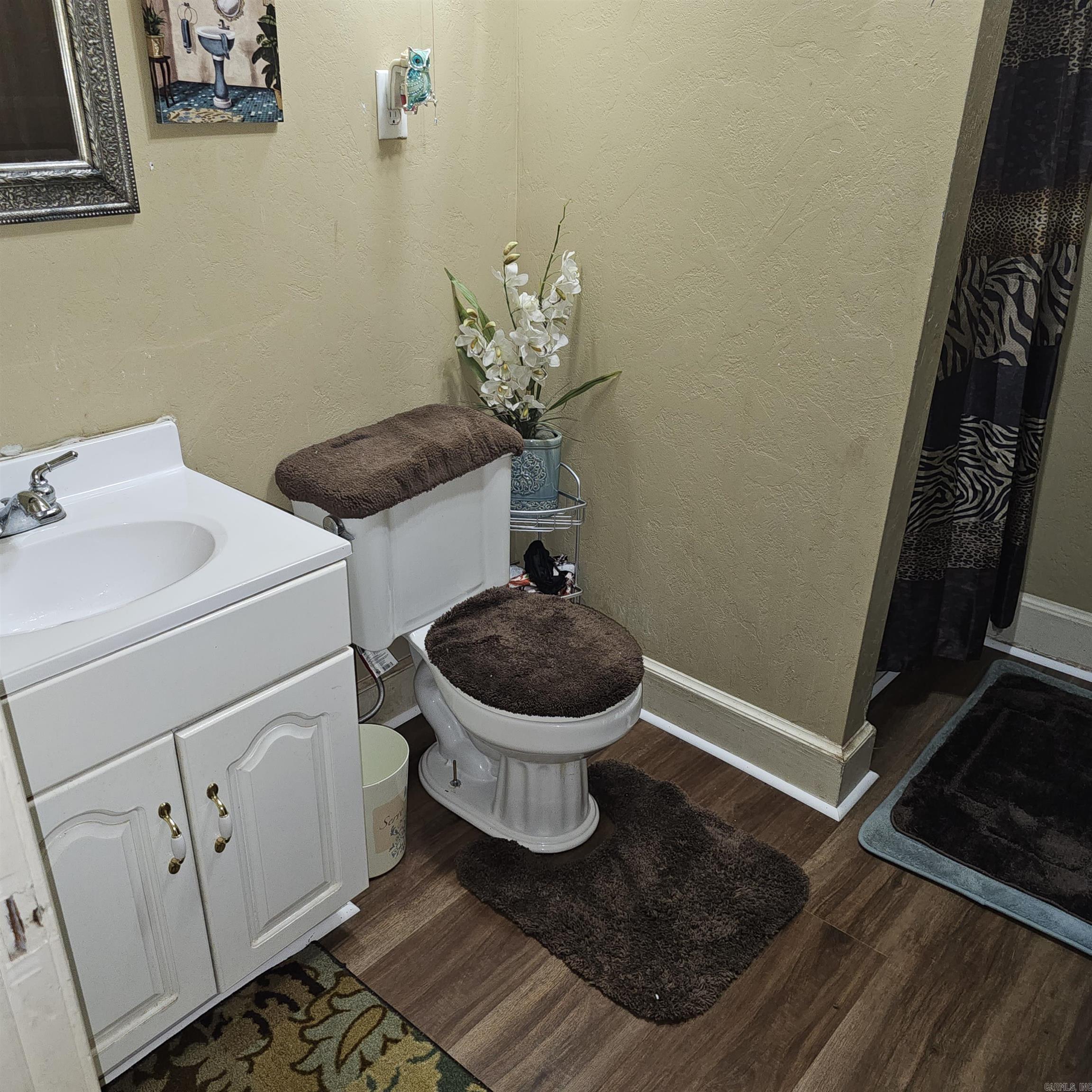 1330 N Jackson Property Photo 8