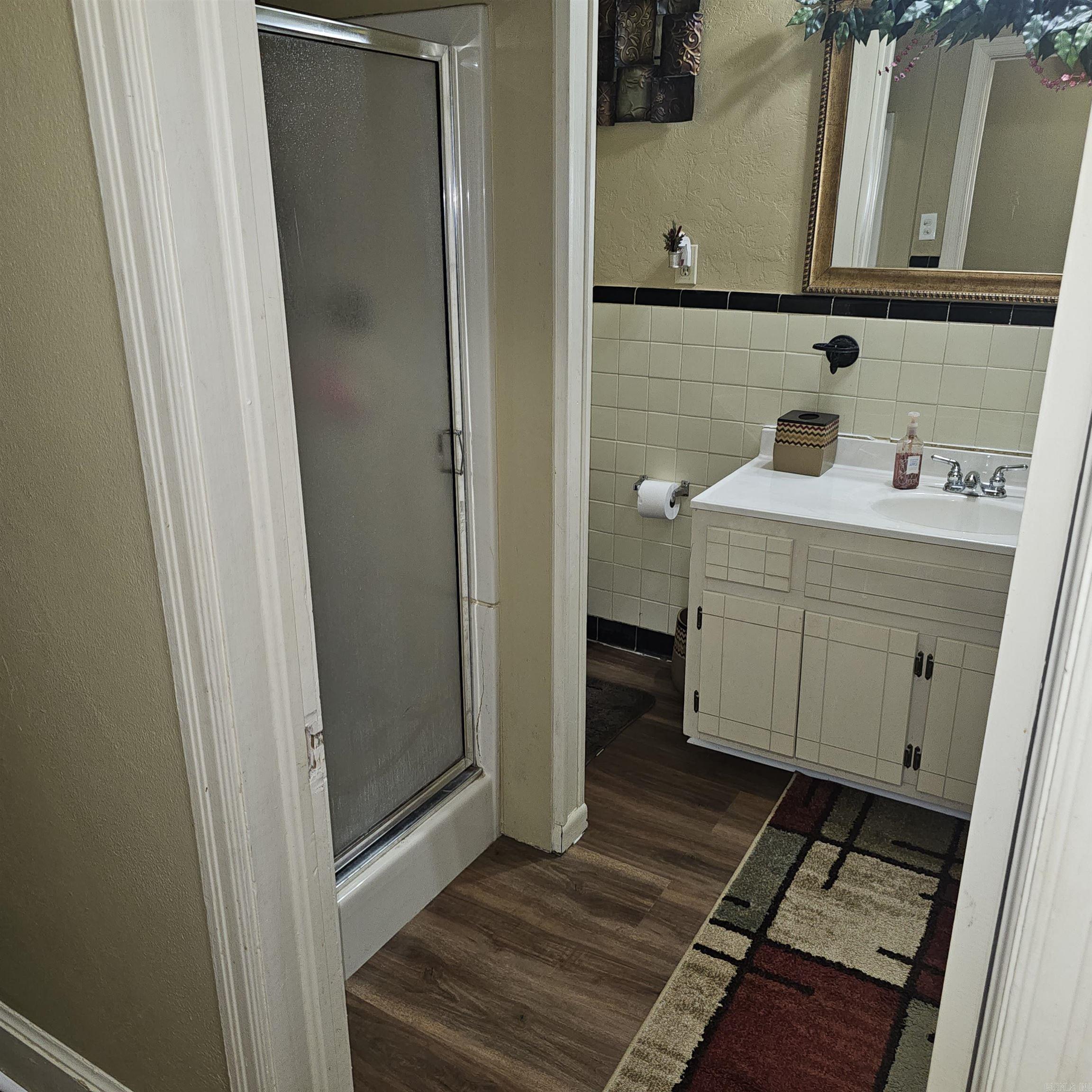 1330 N Jackson Property Photo 9