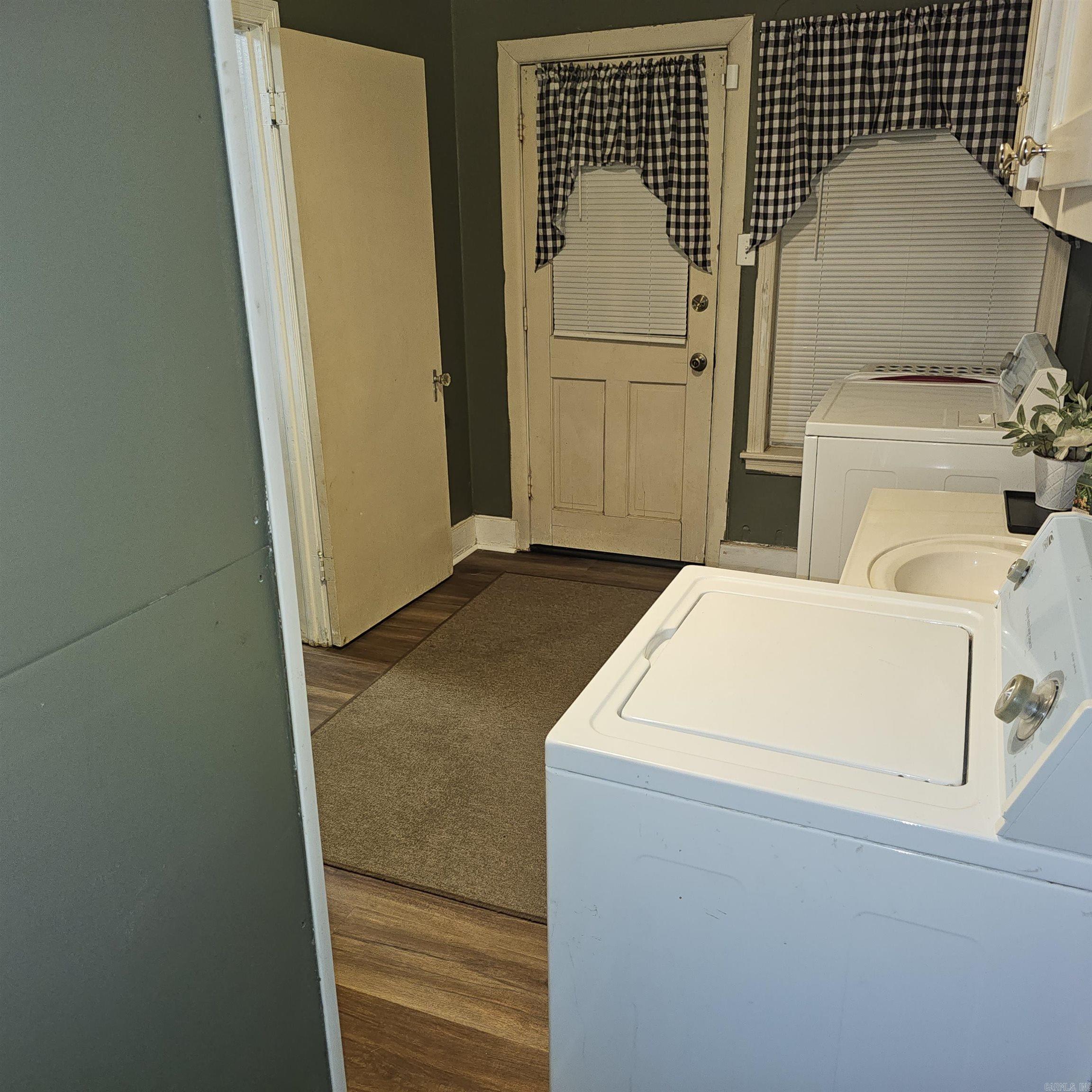 1330 N Jackson Property Photo 12