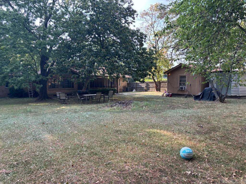 1330 N Jackson Property Photo 14