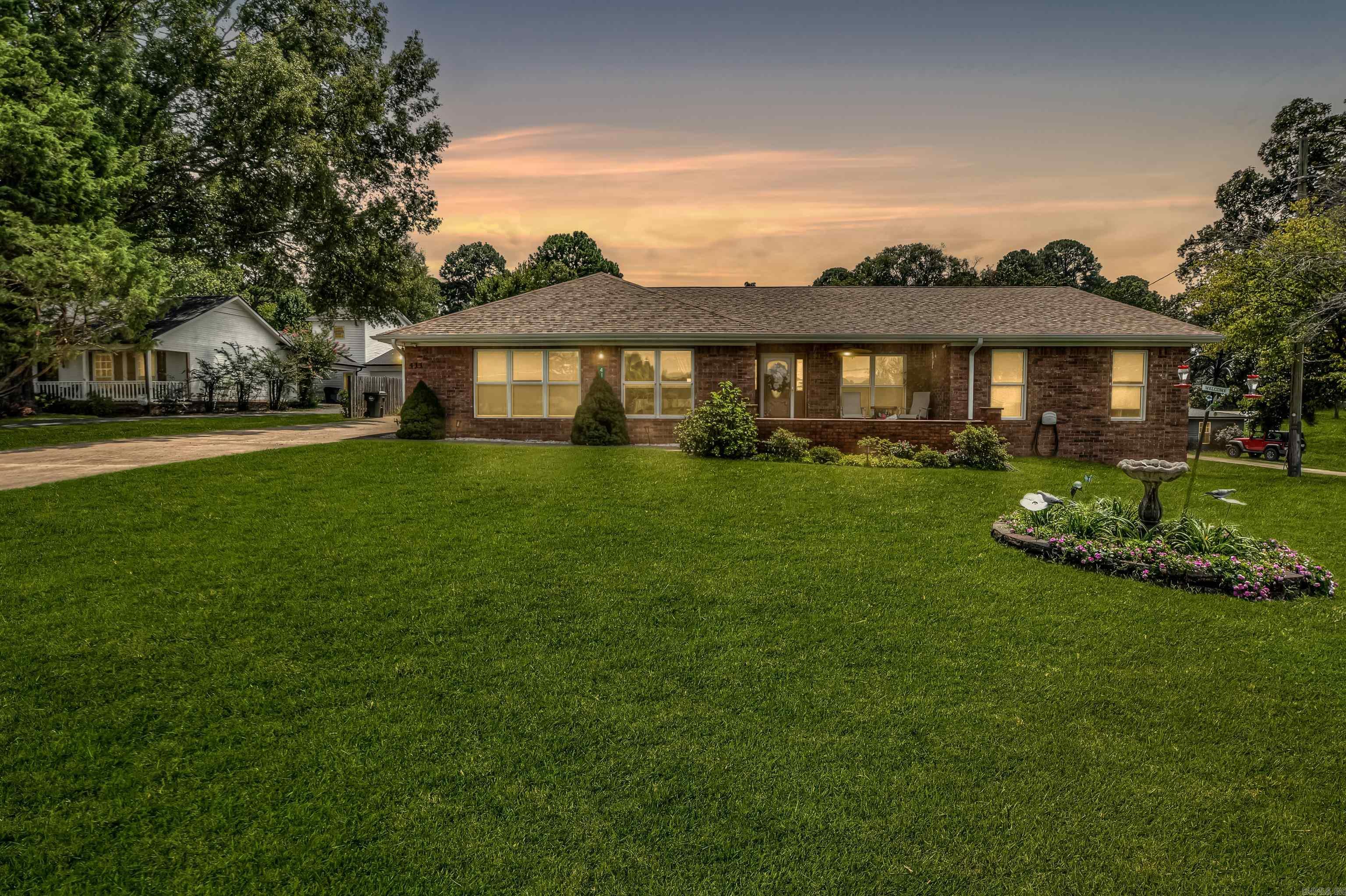 411 Beachview Circle Property Photo 1