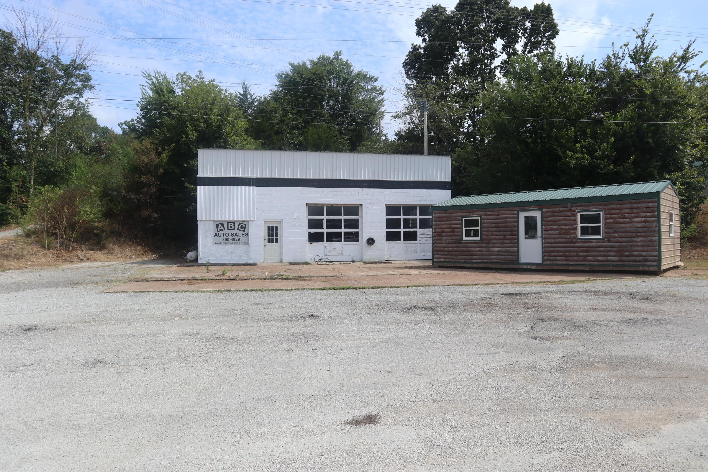 118 Hwy 62/412 E Property Photo 4