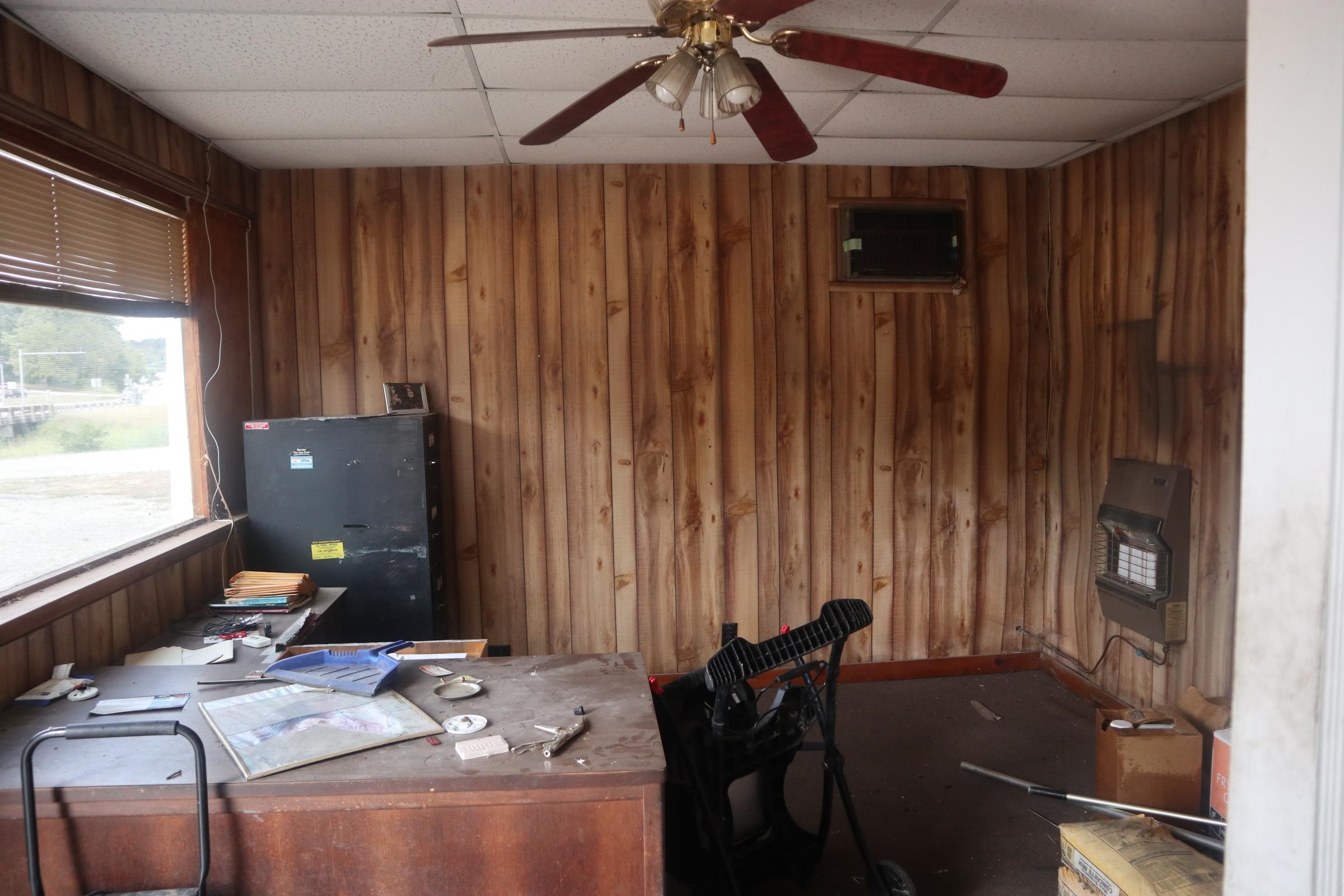 118 Hwy 62/412 E Property Photo 8