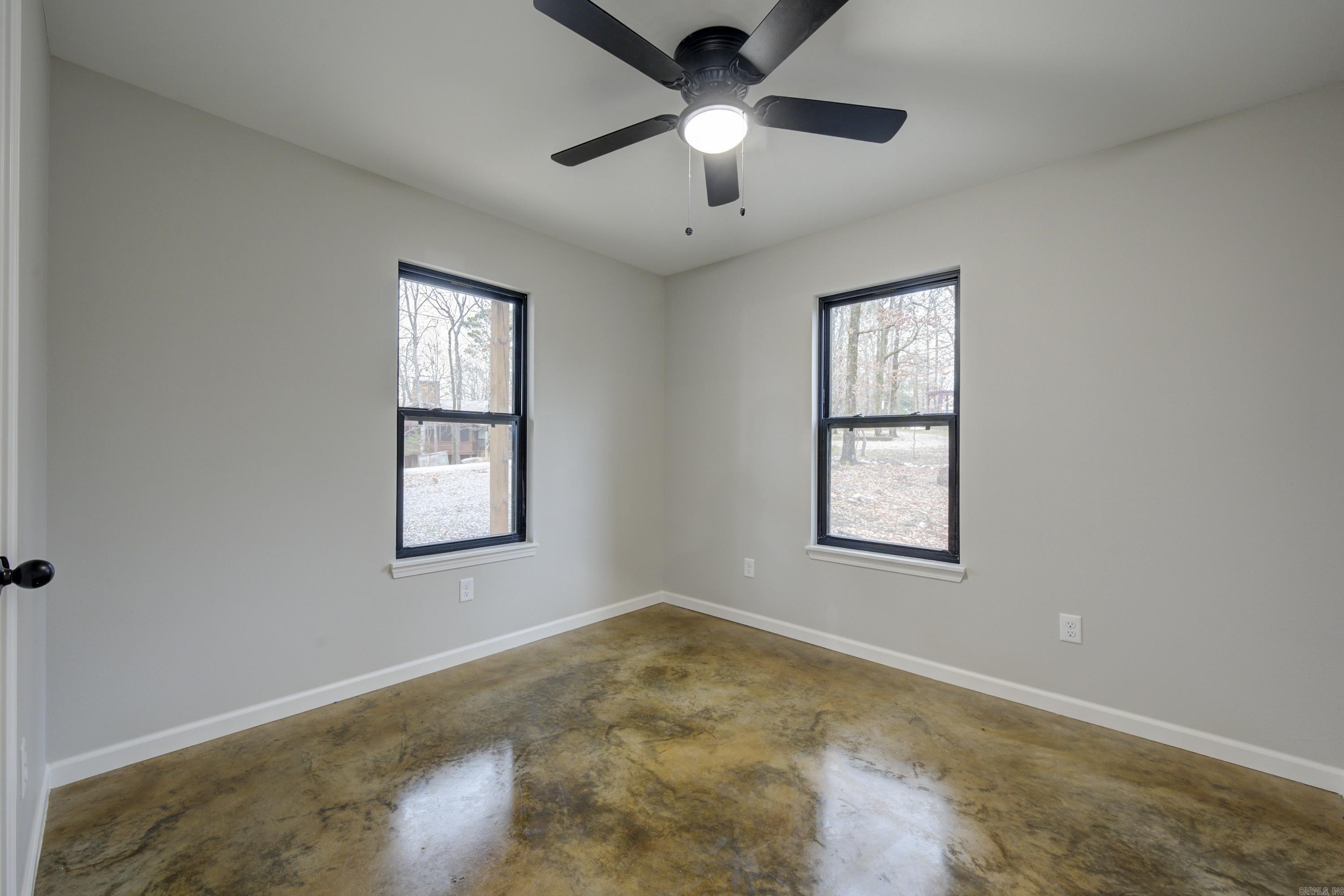 283 Lake Village Dr Property Photo 14