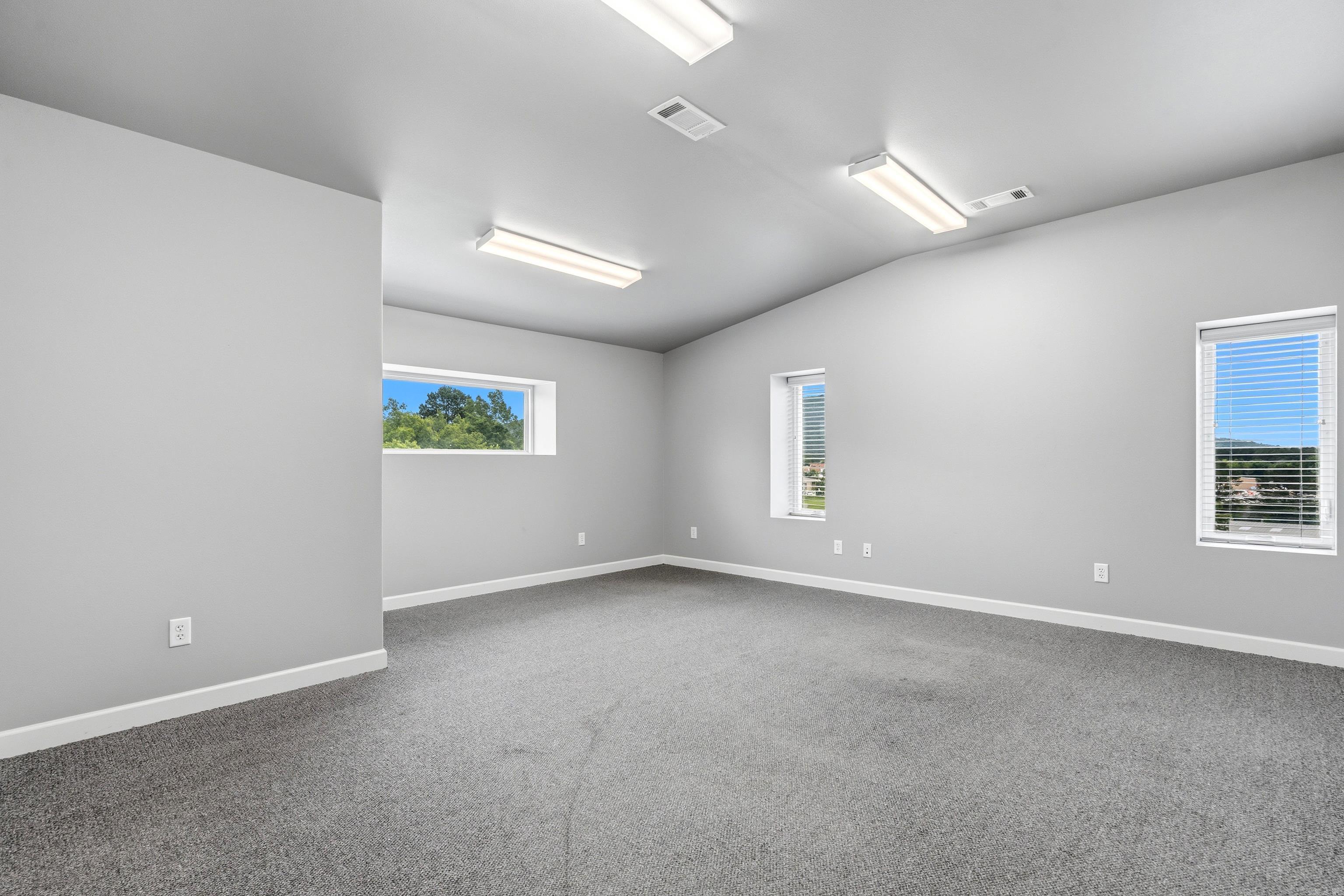 736 Mid America Boulevard Property Photo 16