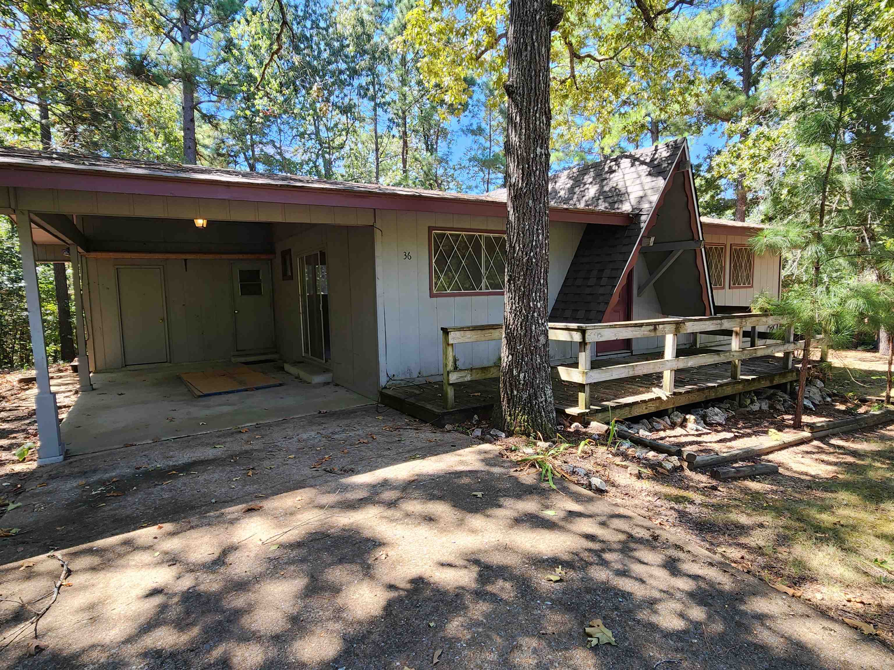 36 Mena Drive Property Photo 4