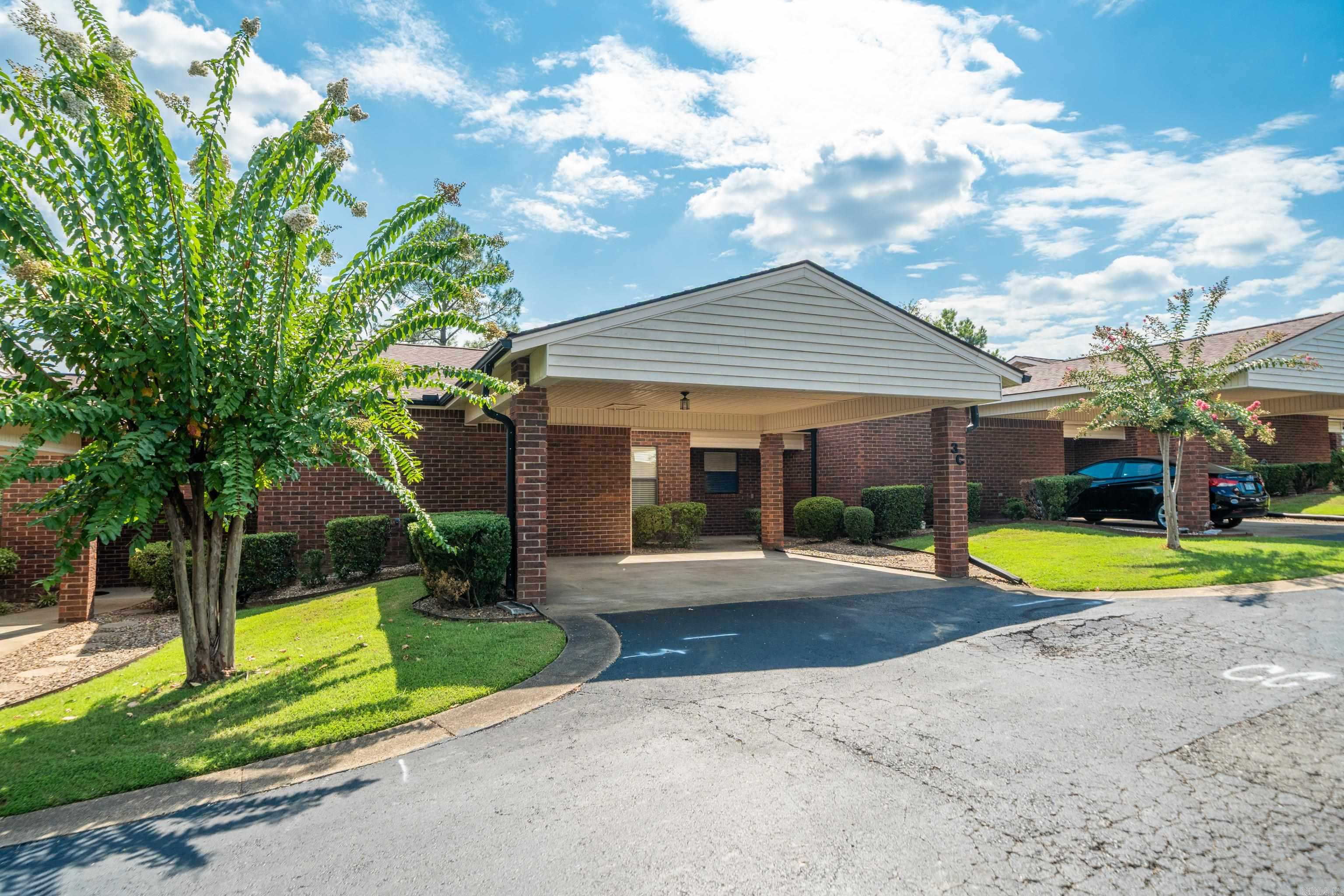 124 Corporate Ter Property Photo 1