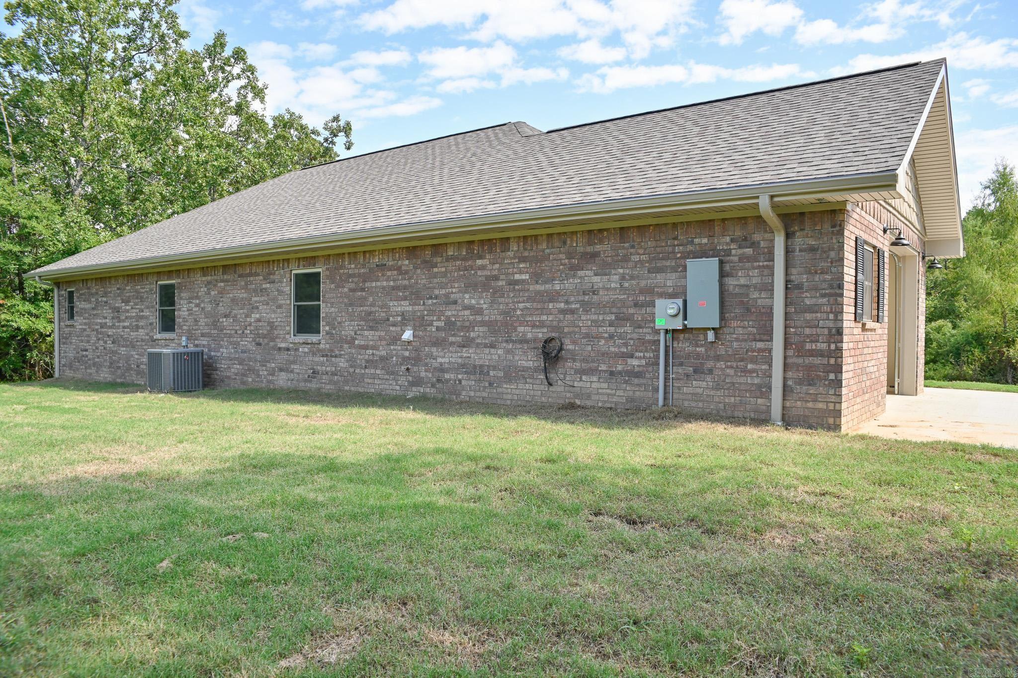 104 Red Oak Drive Property Photo 4