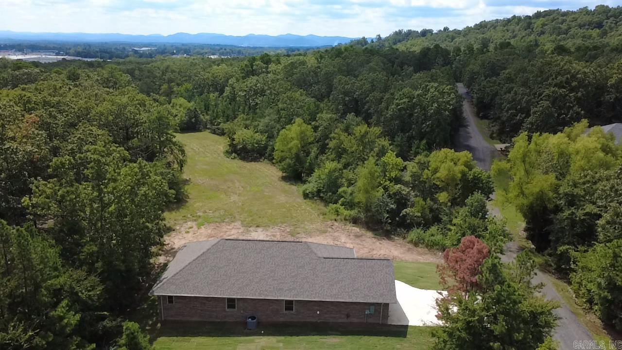 104 Red Oak Drive Property Photo 6