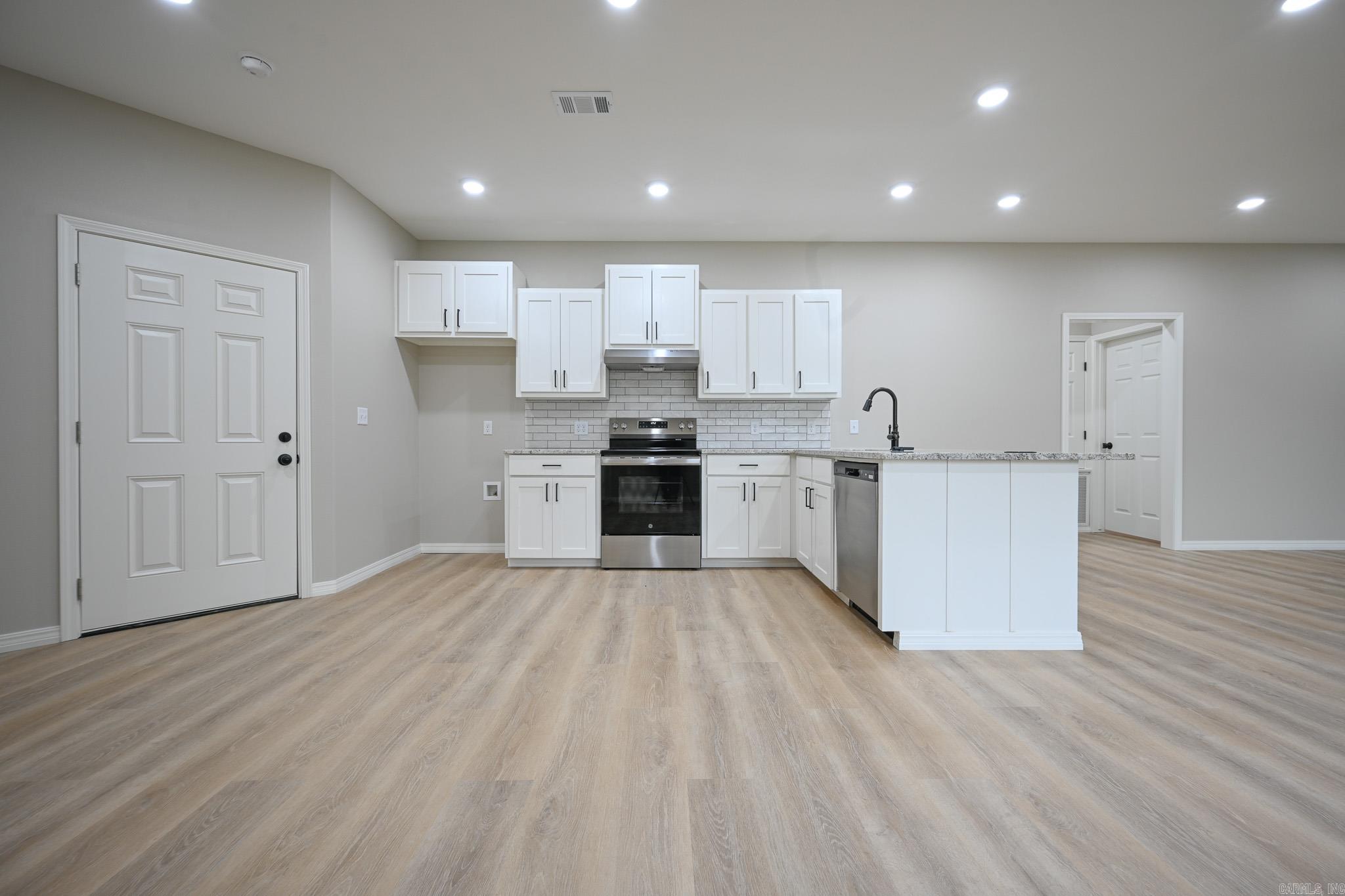 104 Red Oak Drive Property Photo 13