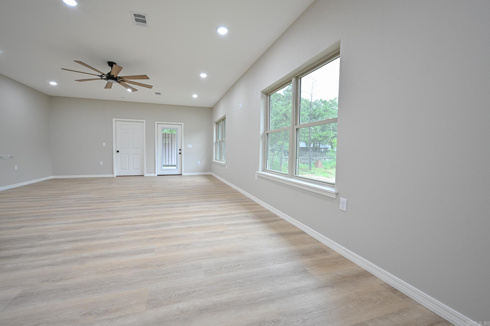 104 Red Oak Drive Property Photo 15