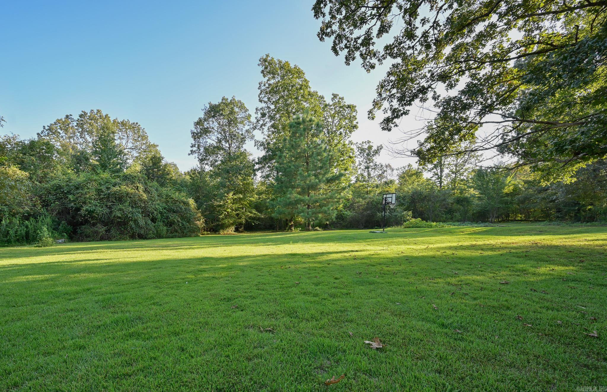 142 Cardinal Lane Property Photo 4