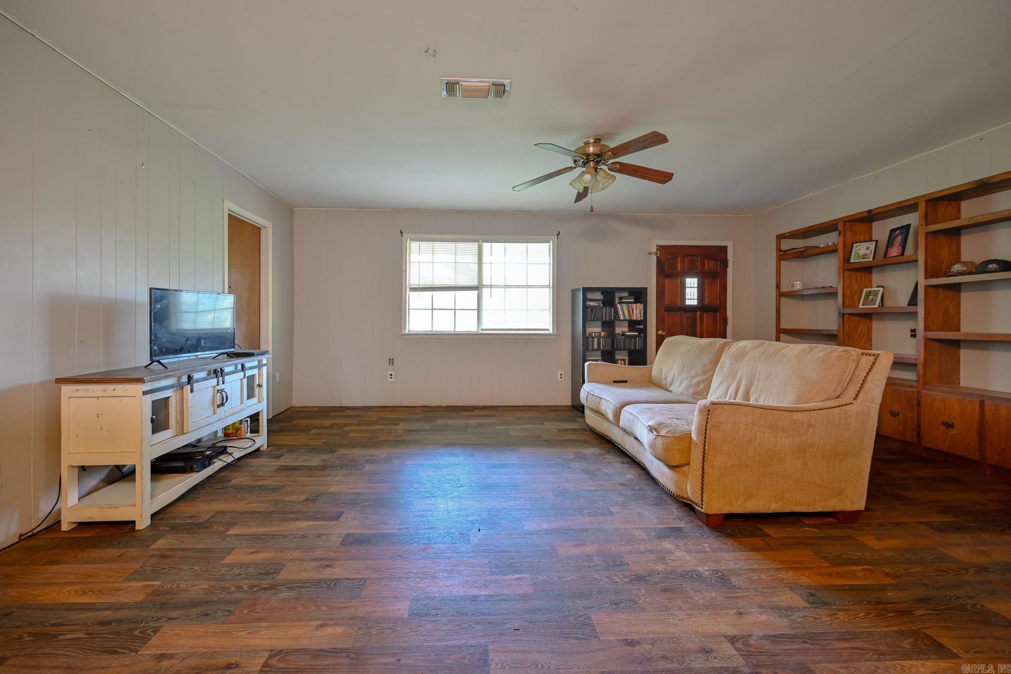 142 Cardinal Lane Property Photo 8
