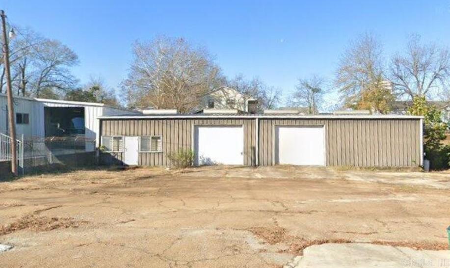 110 S Smith Ave Property Photo 1