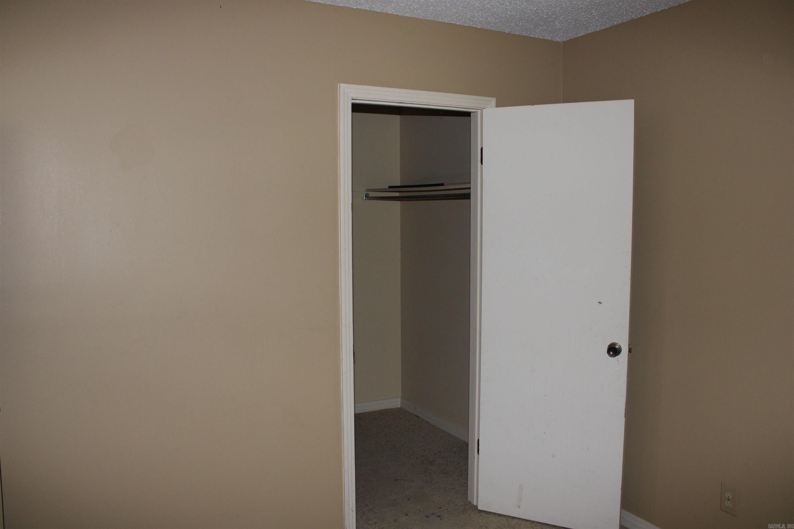119 Valley Dr Property Photo 5