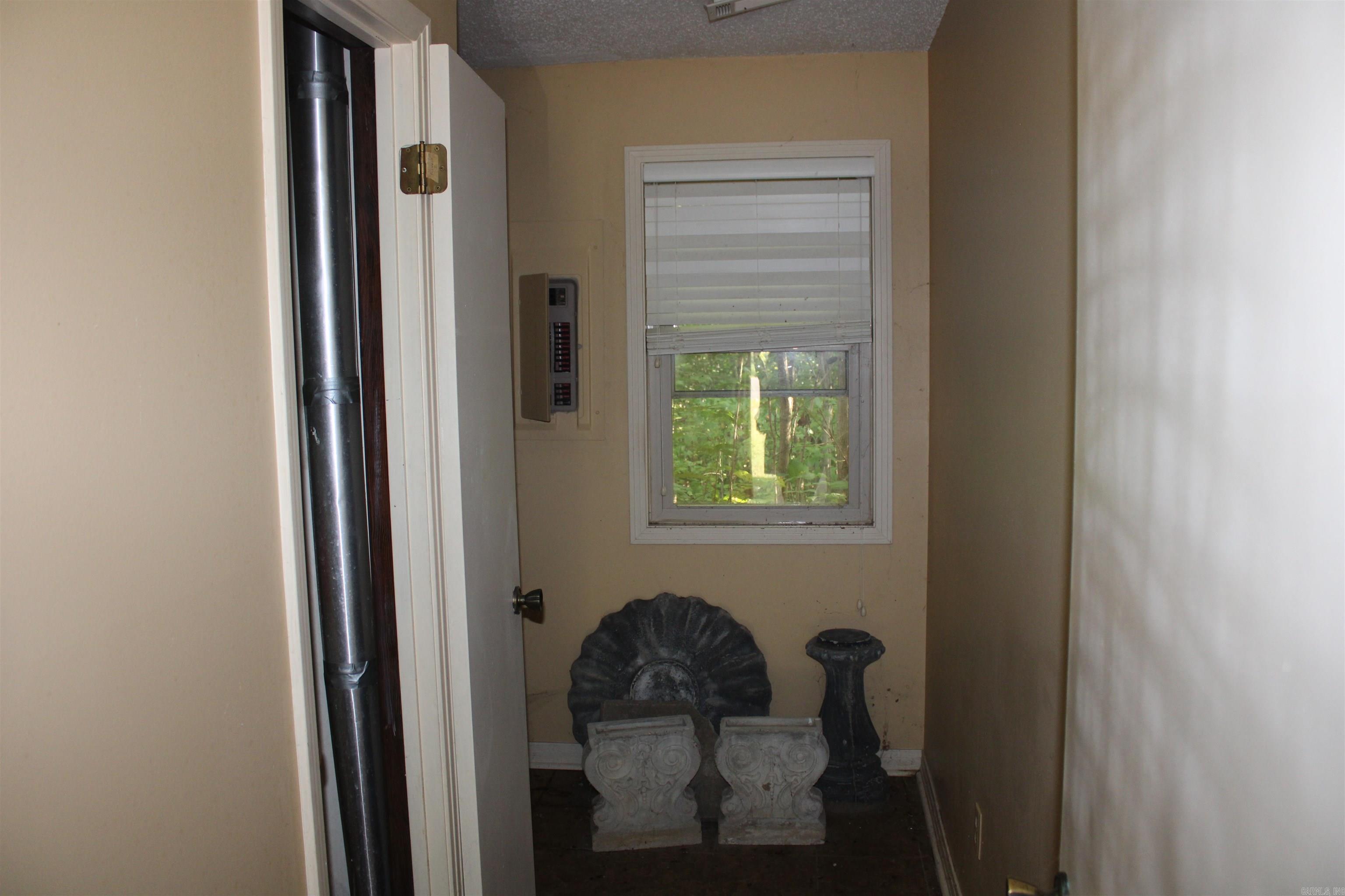 119 Valley Dr Property Photo 8