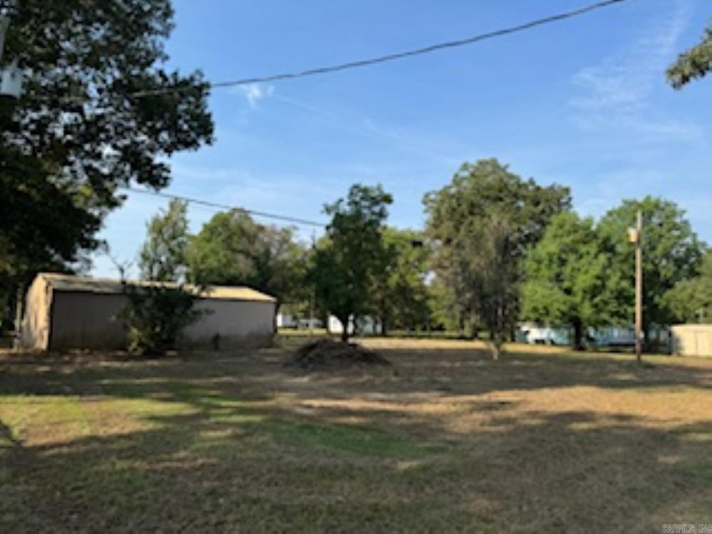 108 Oak Property Photo 2