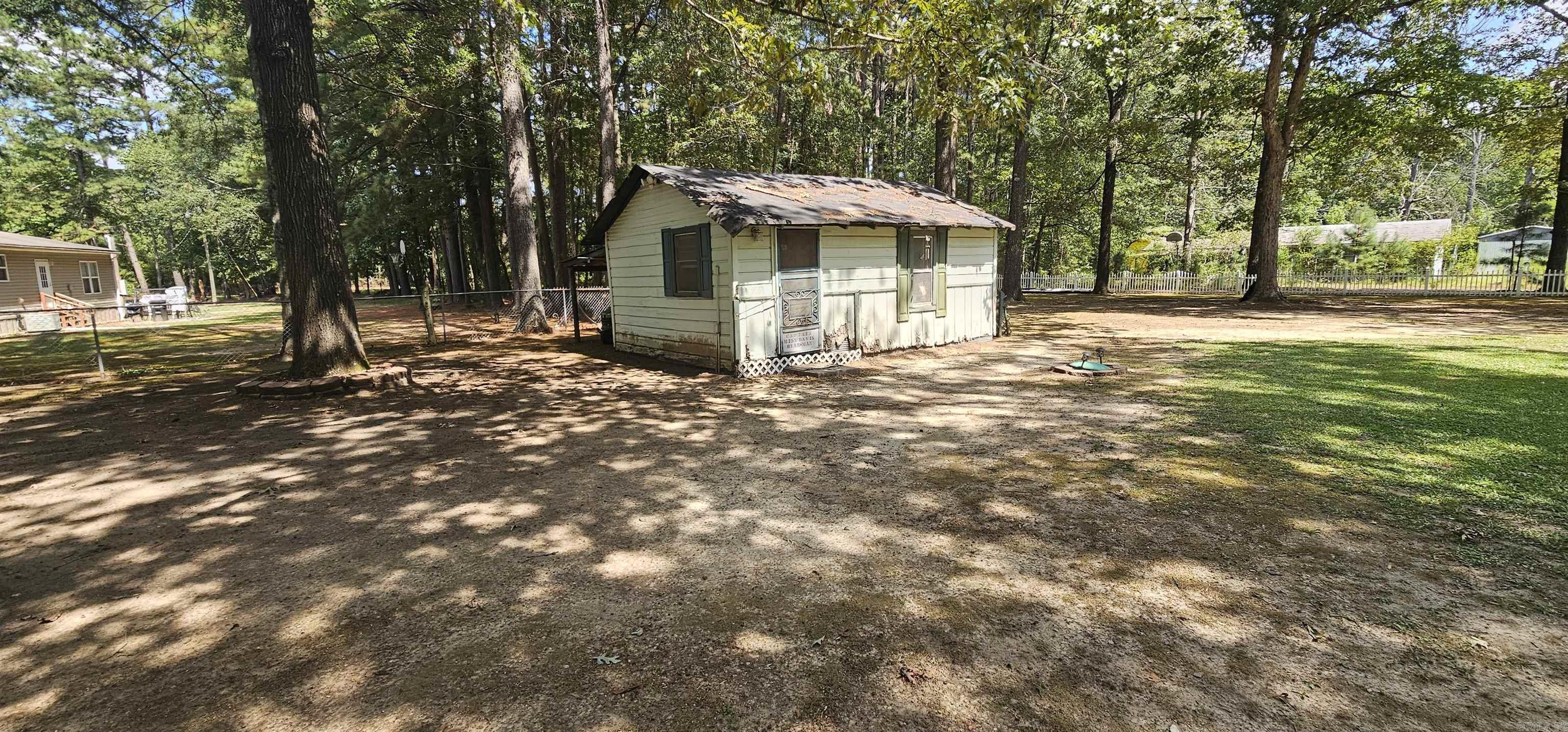 822 Highway 46 N Property Photo 9