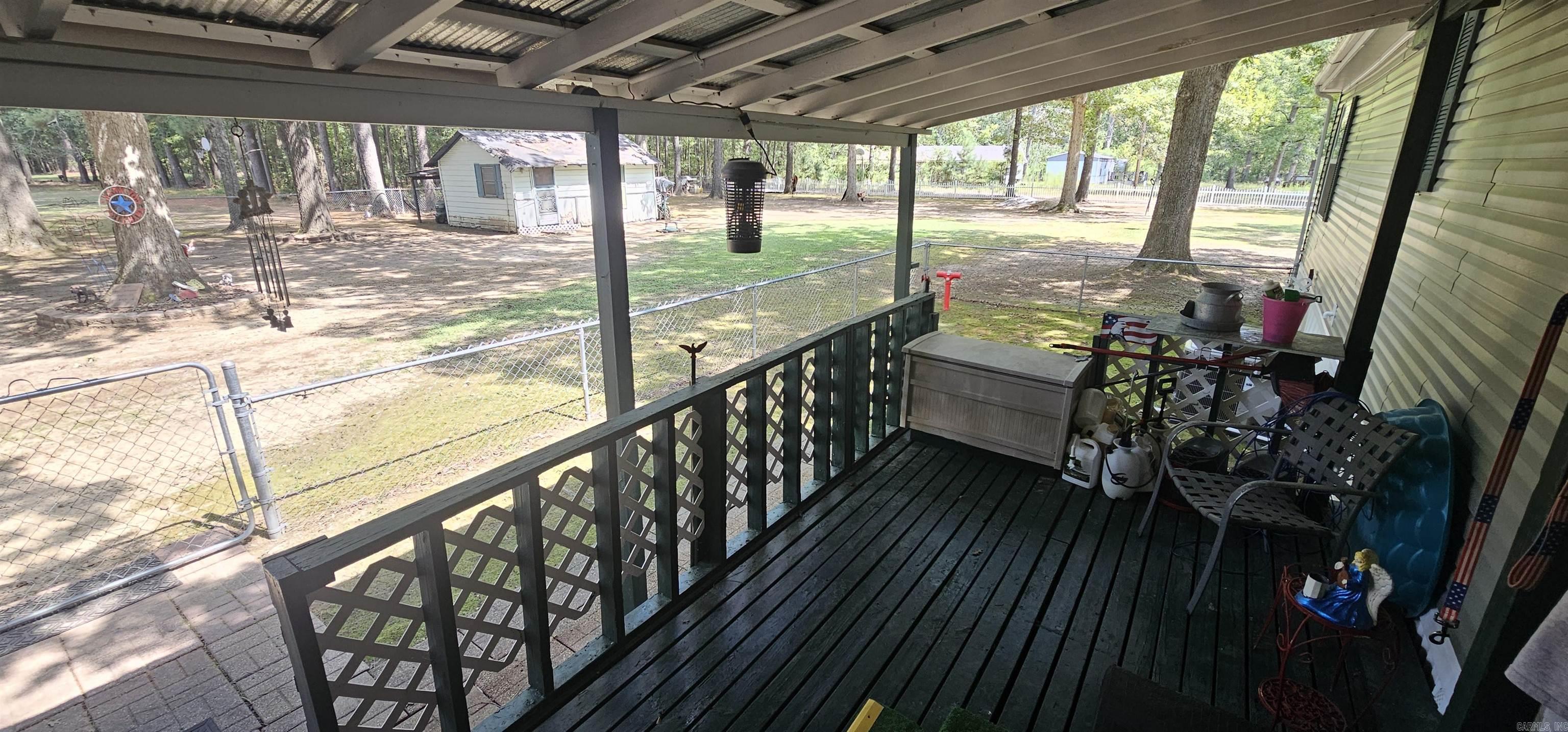 822 Highway 46 N Property Photo 14